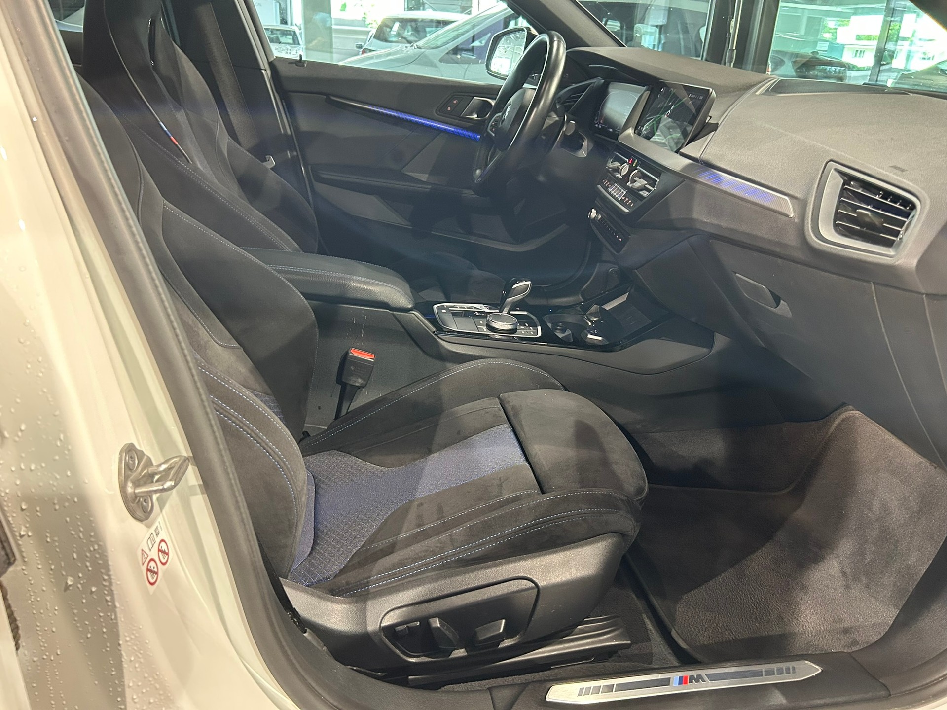 BMW 120i Pure M Sport Steptronic-image-23