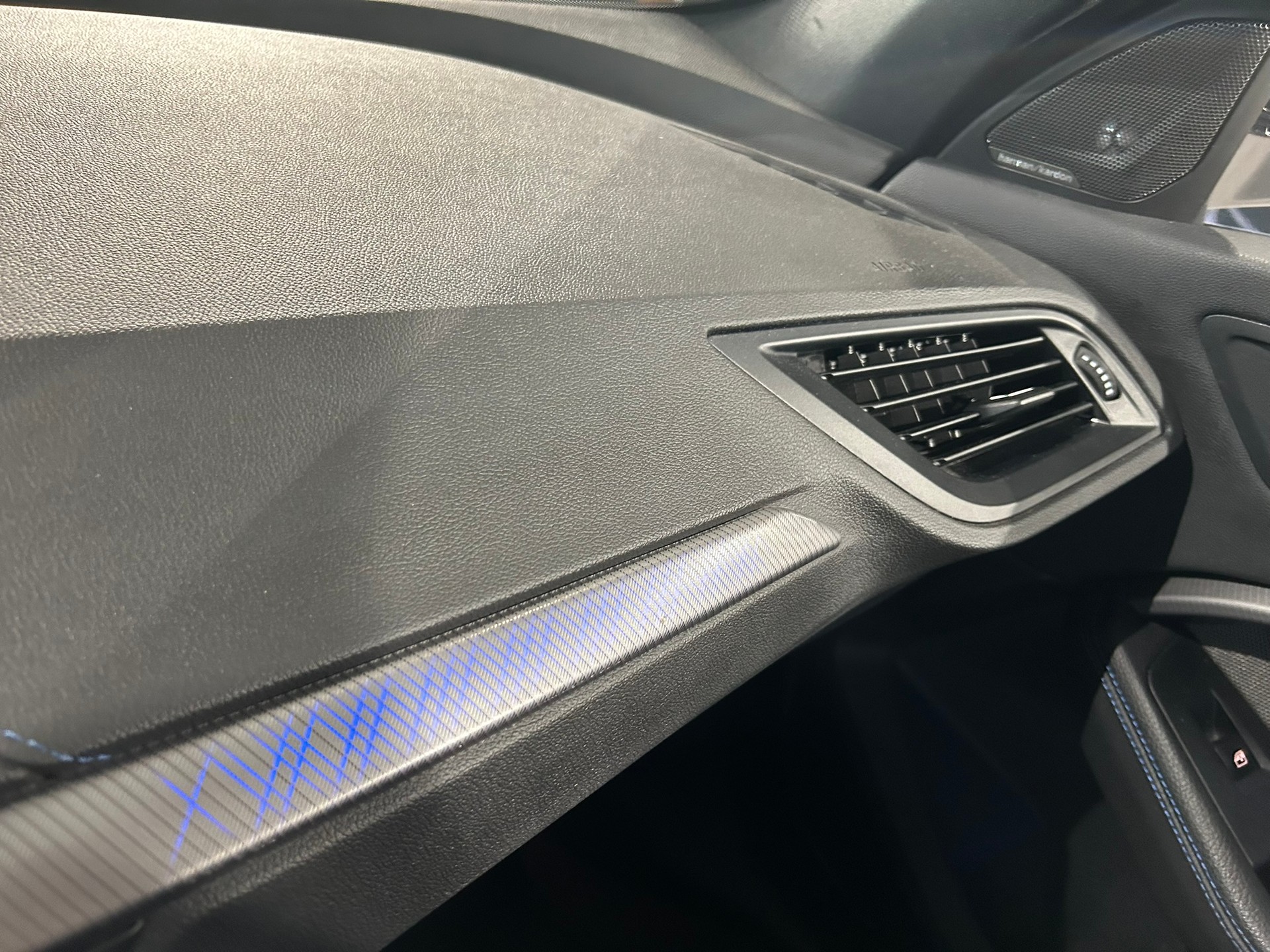 BMW 120i Pure M Sport Steptronic-image-27