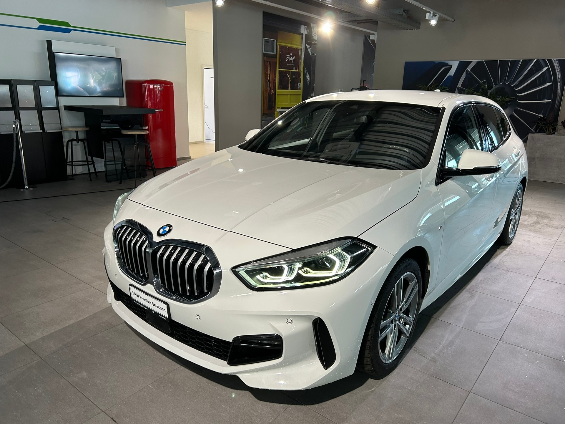 BMW 120i Pure M Sport Steptronic-image-1