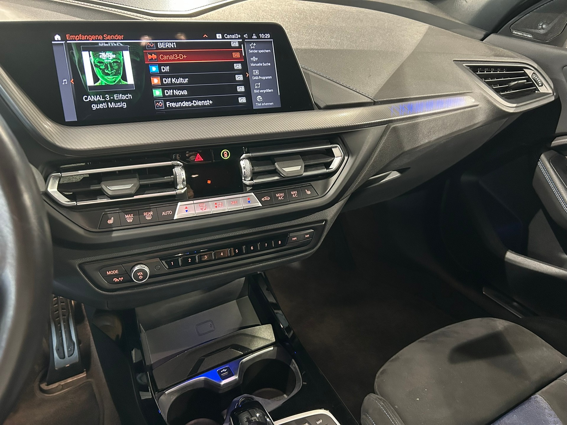 BMW 120i Pure M Sport Steptronic-image-31