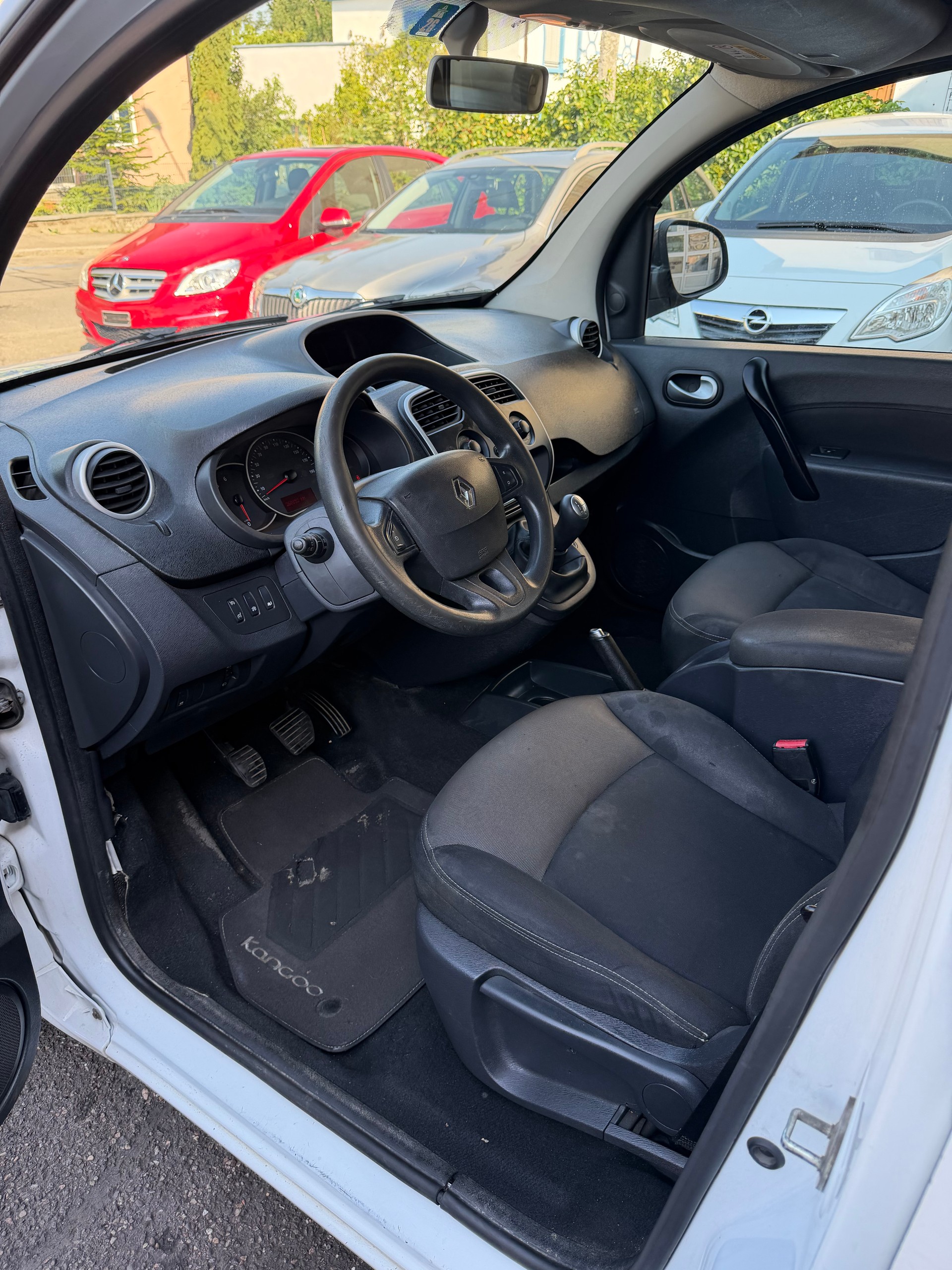 RENAULT Kangoo 1.5 dCi Life-image-7