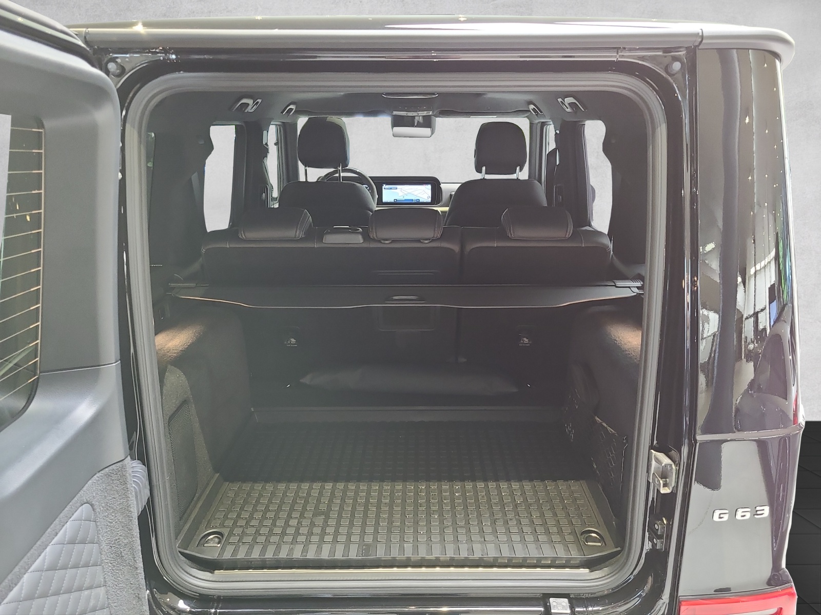 MERCEDES-BENZ G 63 AMG 9G-Tronic-image-12