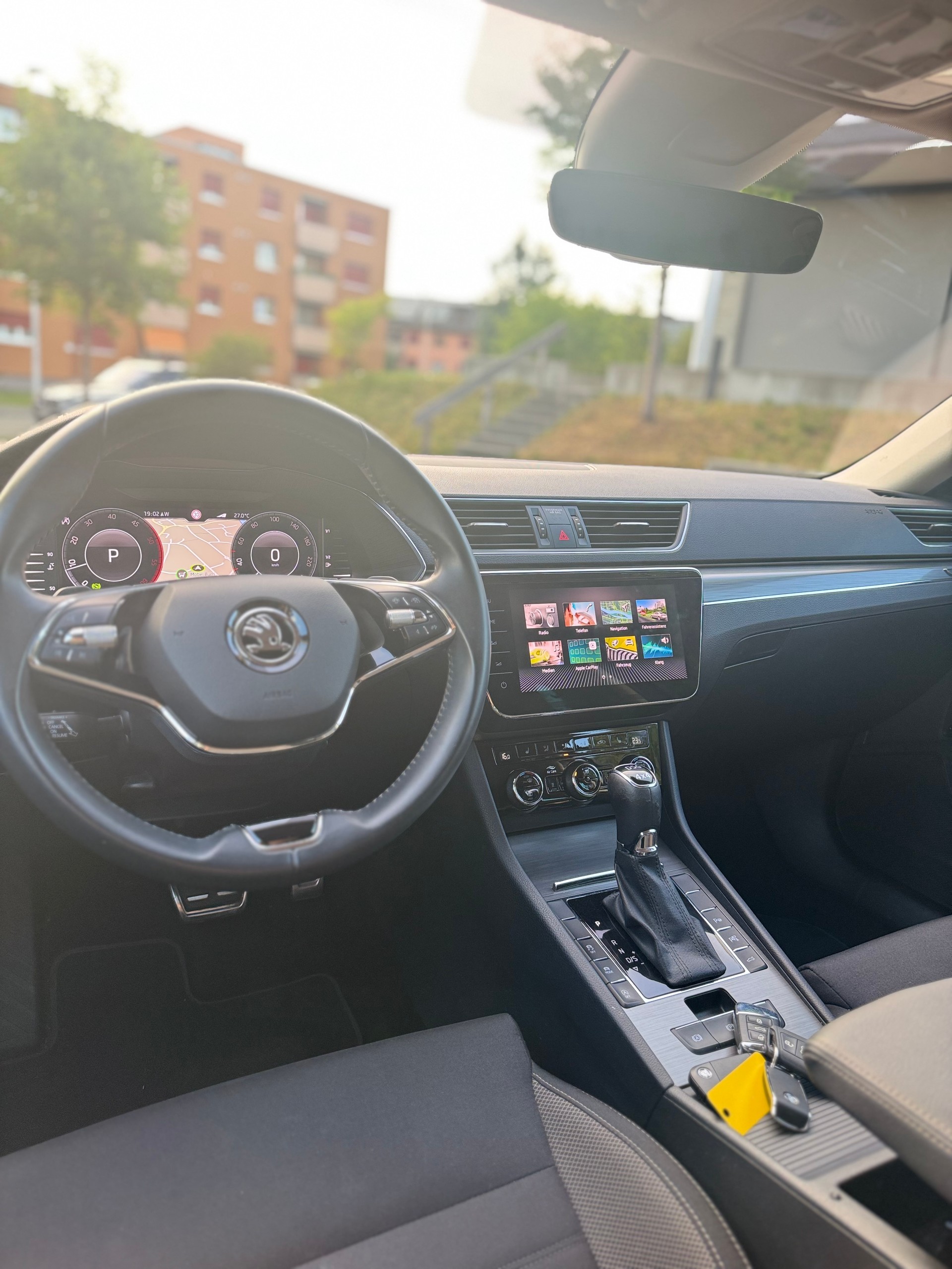 SKODA Superb 2.0 TDi Scout 4x4 DSG-image-10
