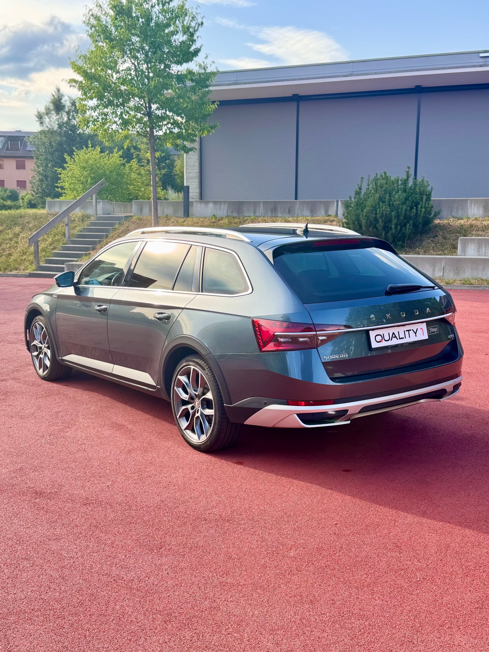 SKODA Superb 2.0 TDi Scout 4x4 DSG-image-6