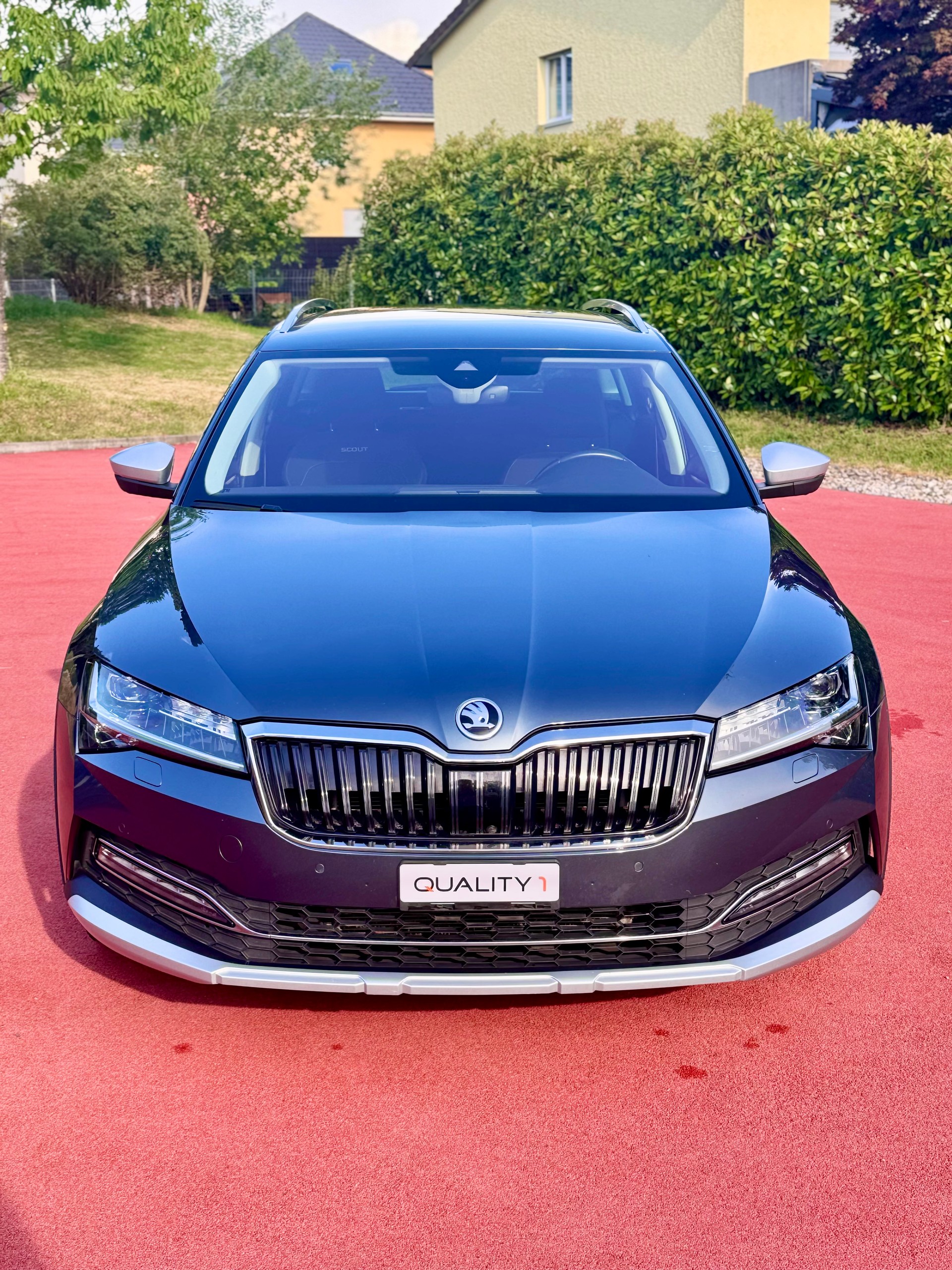 SKODA Superb 2.0 TDi Scout 4x4 DSG-image-1