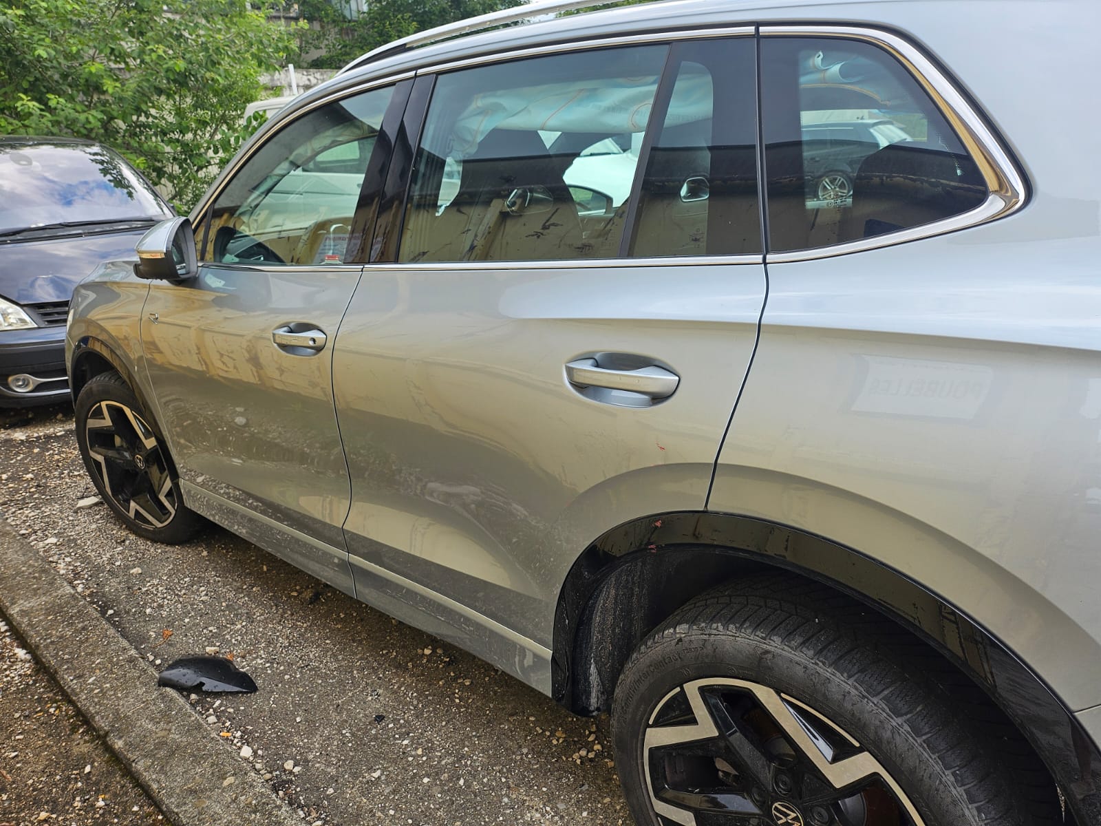VW Tiguan 2.0 TSI DSG R-Line 4Motion BESCHADIGT ENDOMMAGE-image-3