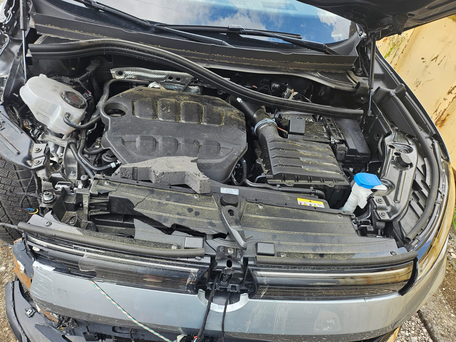 VW Tiguan 2.0 TSI DSG R-Line 4Motion BESCHADIGT ENDOMMAGE-image-9
