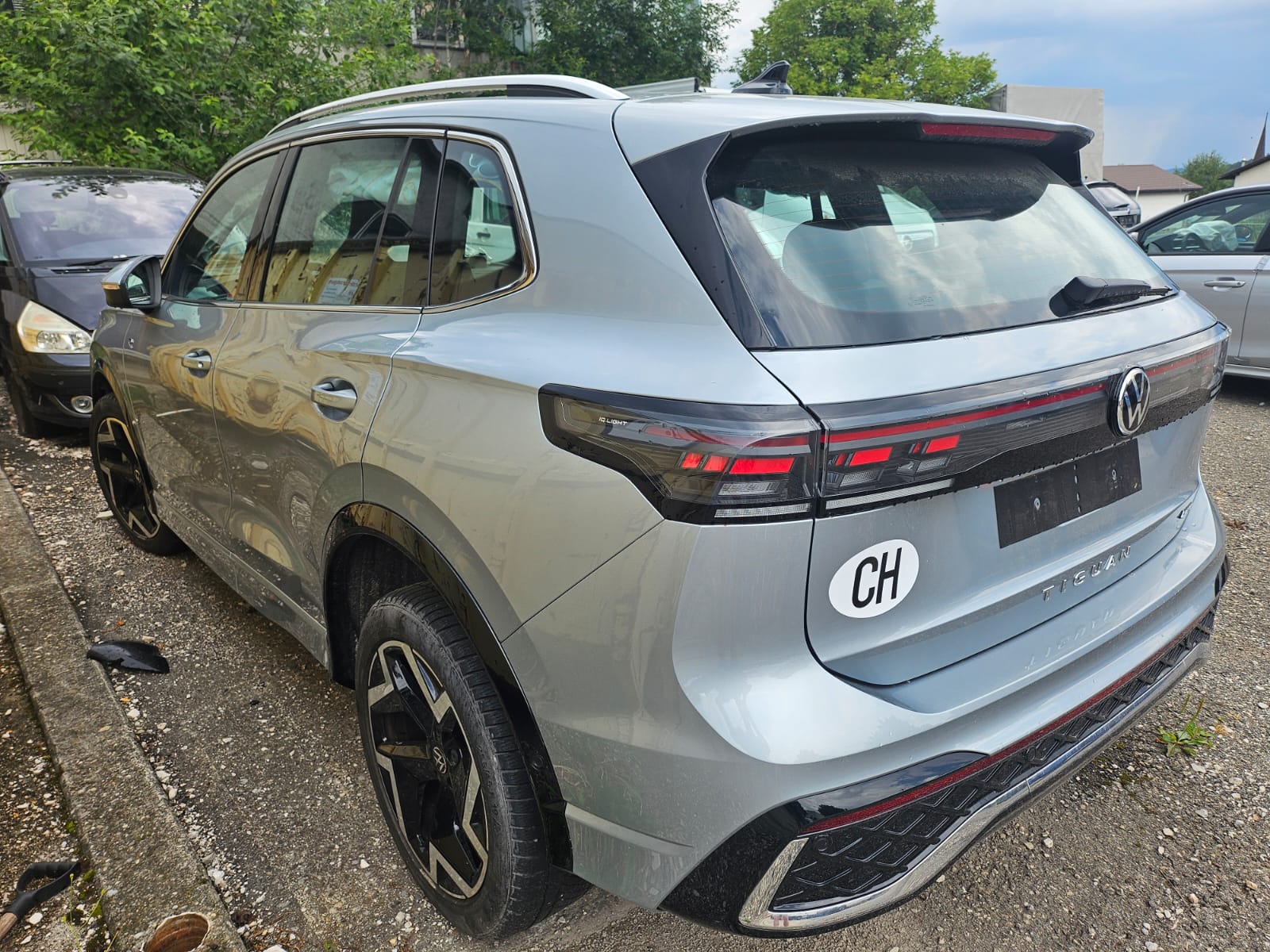 VW Tiguan 2.0 TSI DSG R-Line 4Motion BESCHADIGT ENDOMMAGE-image-0