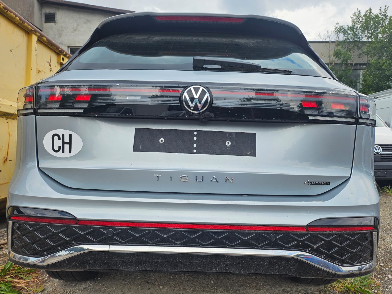 VW Tiguan 2.0 TSI DSG R-Line 4Motion BESCHADIGT ENDOMMAGE-image-1
