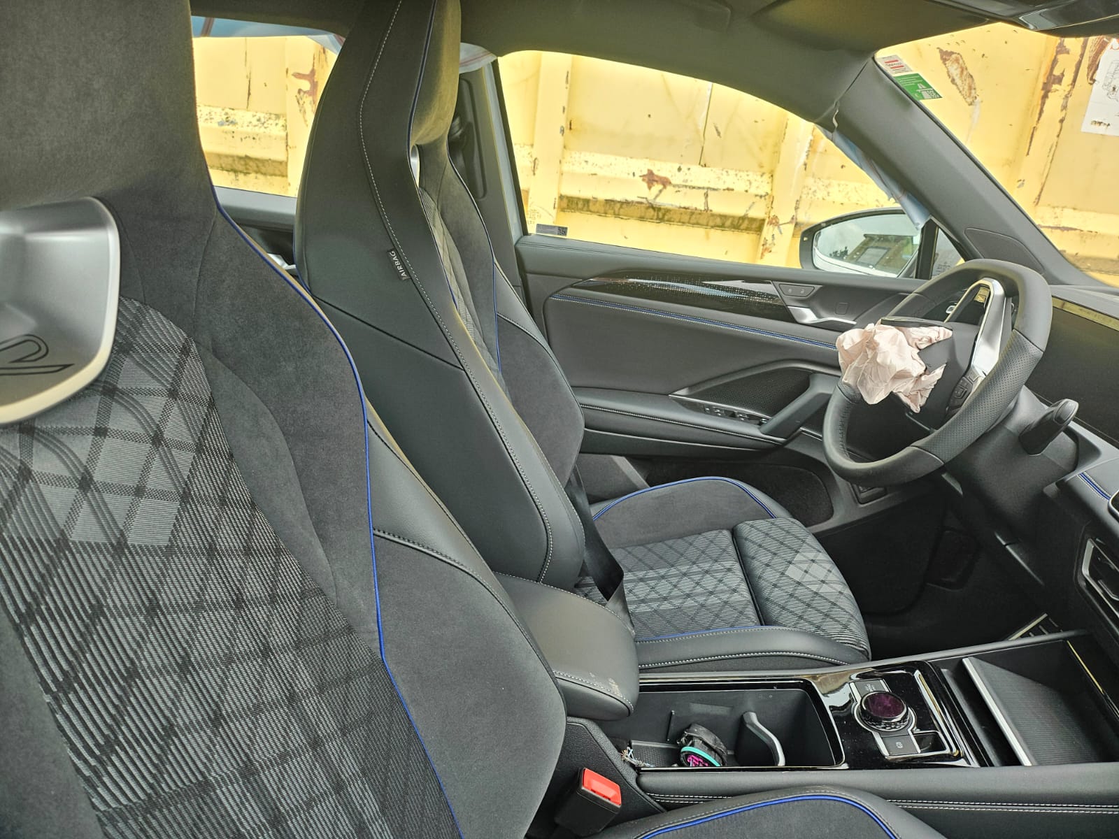 VW Tiguan 2.0 TSI DSG R-Line 4Motion BESCHADIGT ENDOMMAGE-image-10