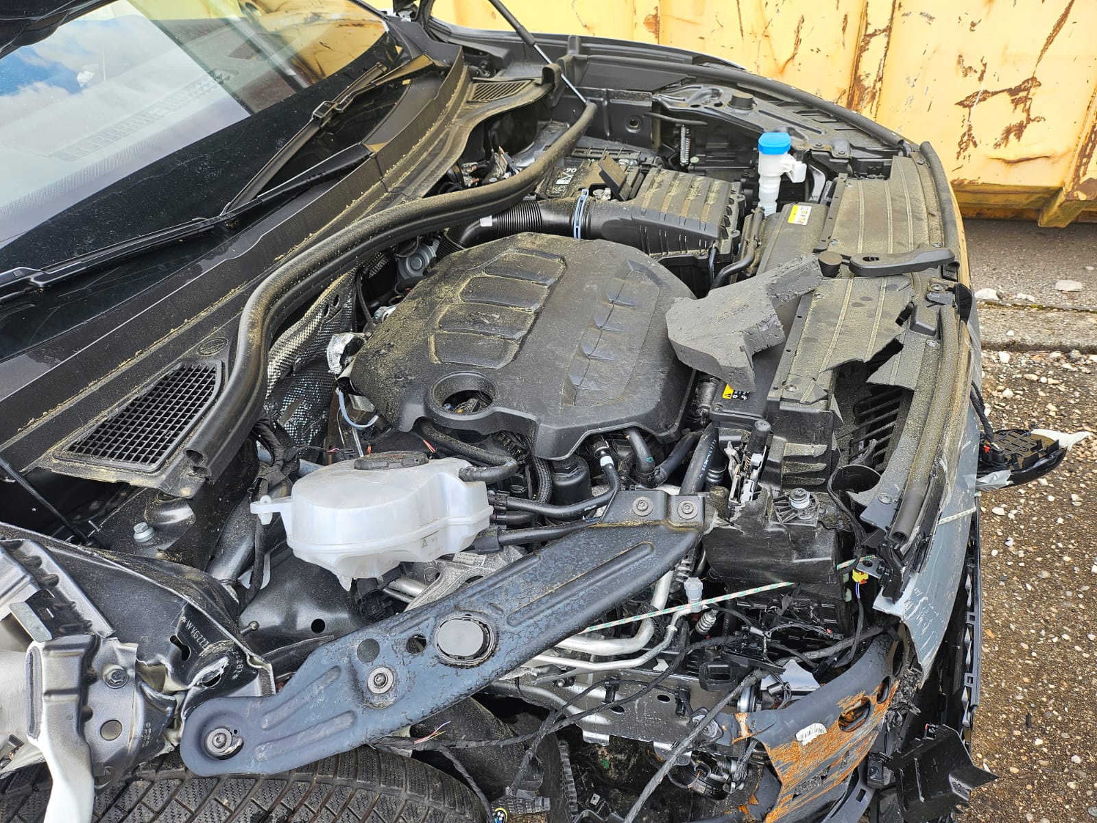 VW Tiguan 2.0 TSI DSG R-Line 4Motion BESCHADIGT ENDOMMAGE-image-11