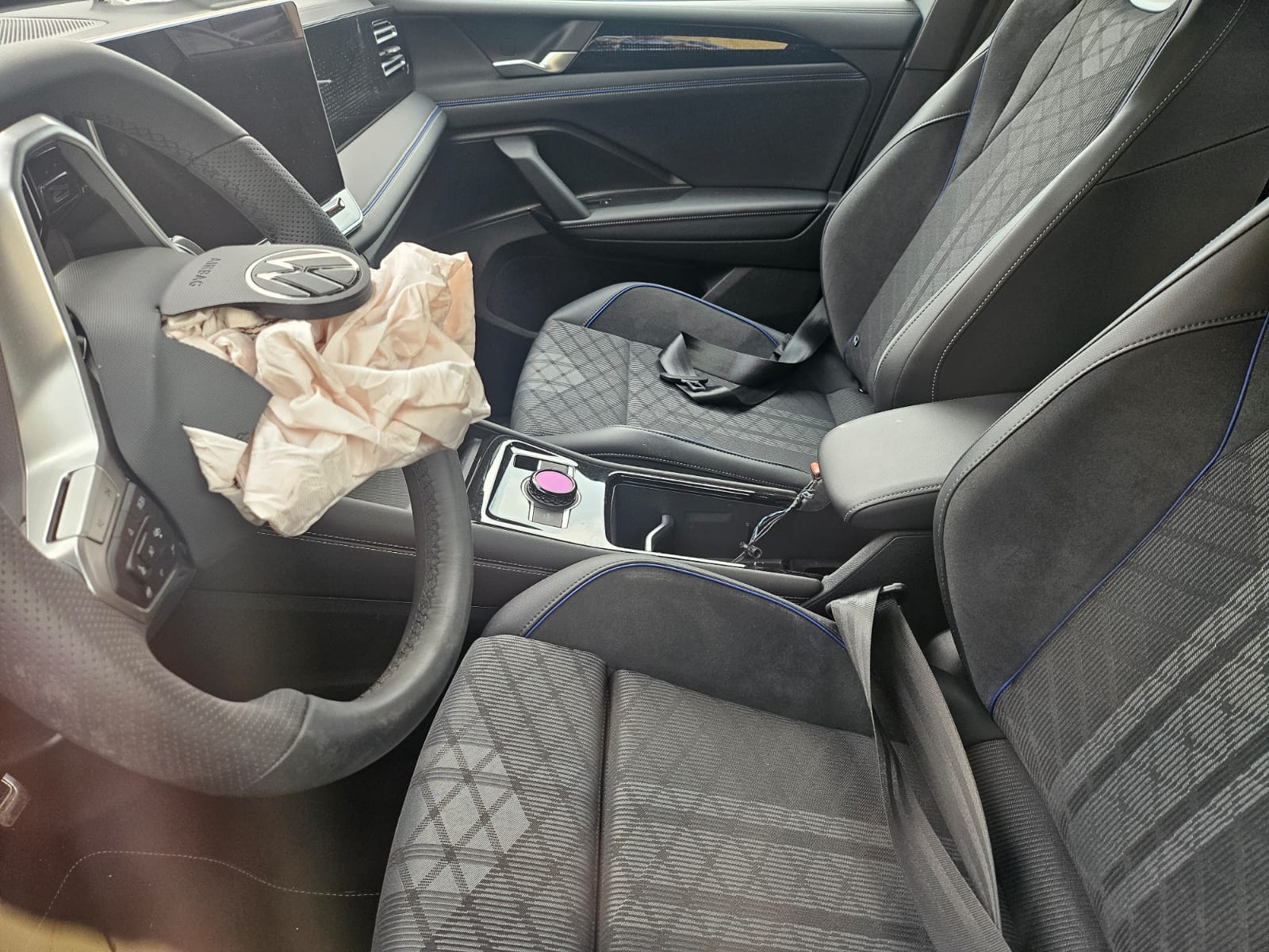 VW Tiguan 2.0 TSI DSG R-Line 4Motion BESCHADIGT ENDOMMAGE-image-15