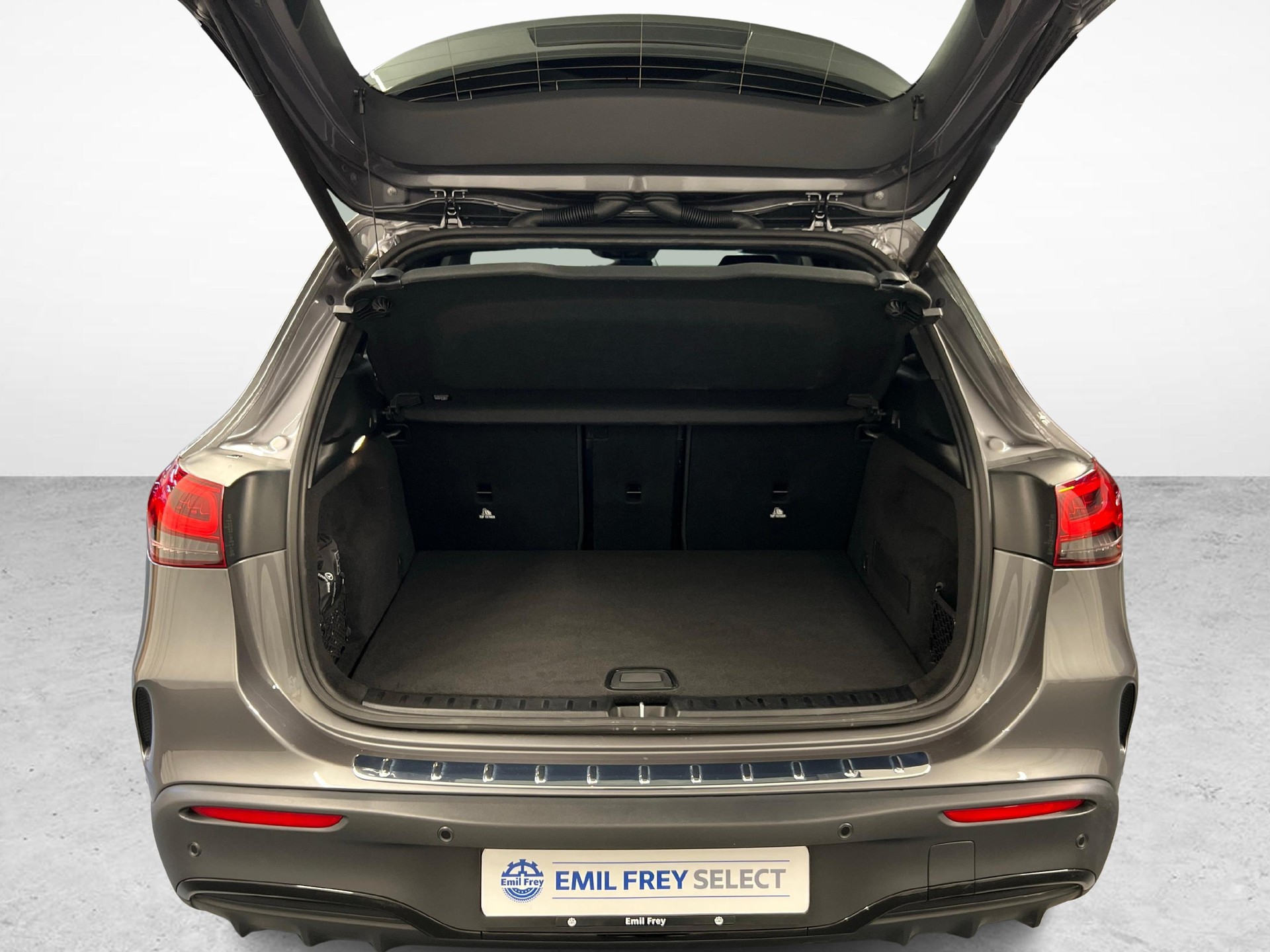 MERCEDES-BENZ EQA 350 Electric Art Line 4matic-image-11