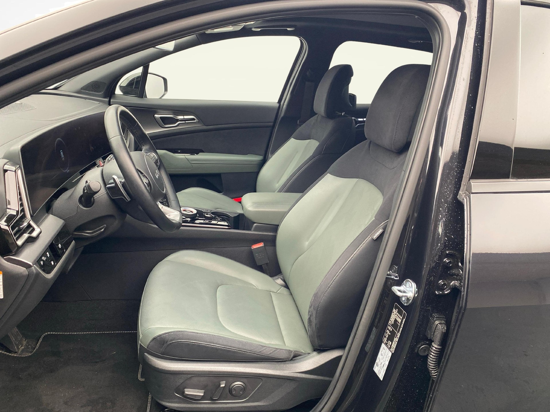 KIA Sportage 1.6 T-GDi PHEV Power Edition-image-3