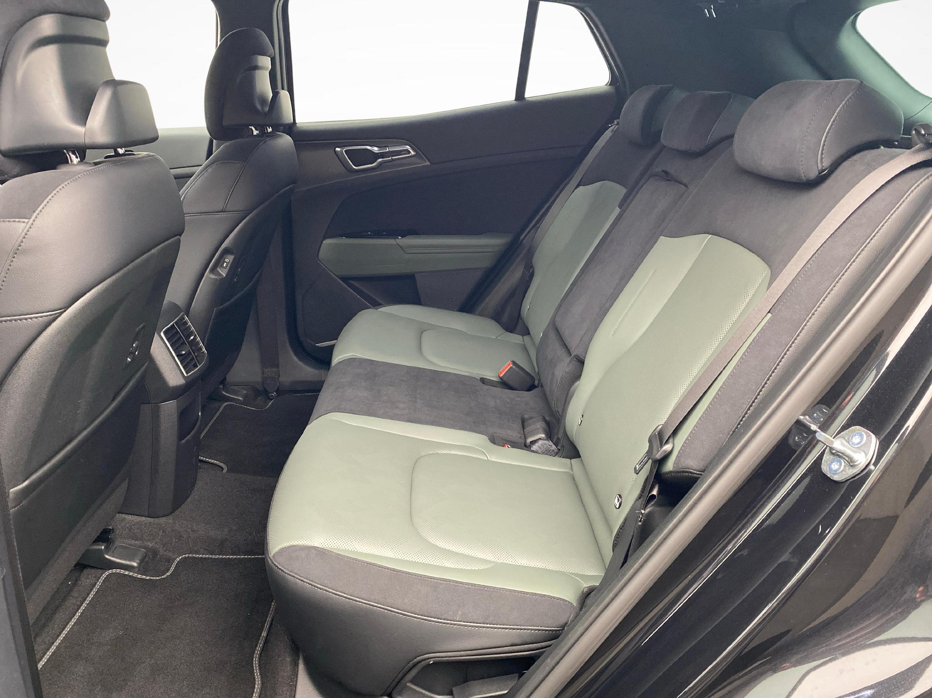 KIA Sportage 1.6 T-GDi PHEV Power Edition-image-4