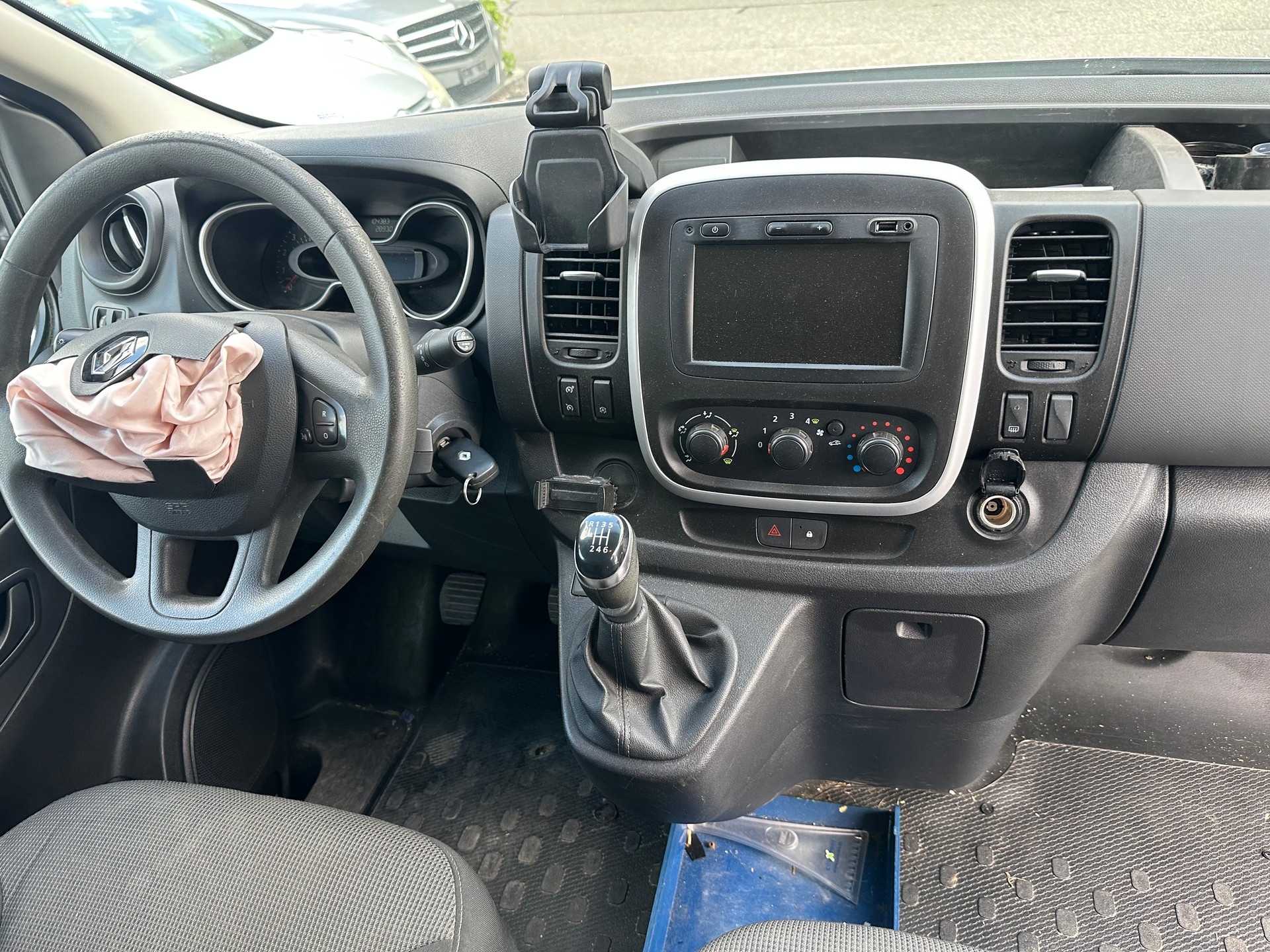 RENAULT Trafic 2.0 dCi 120 3.0t Business L1H1-image-5