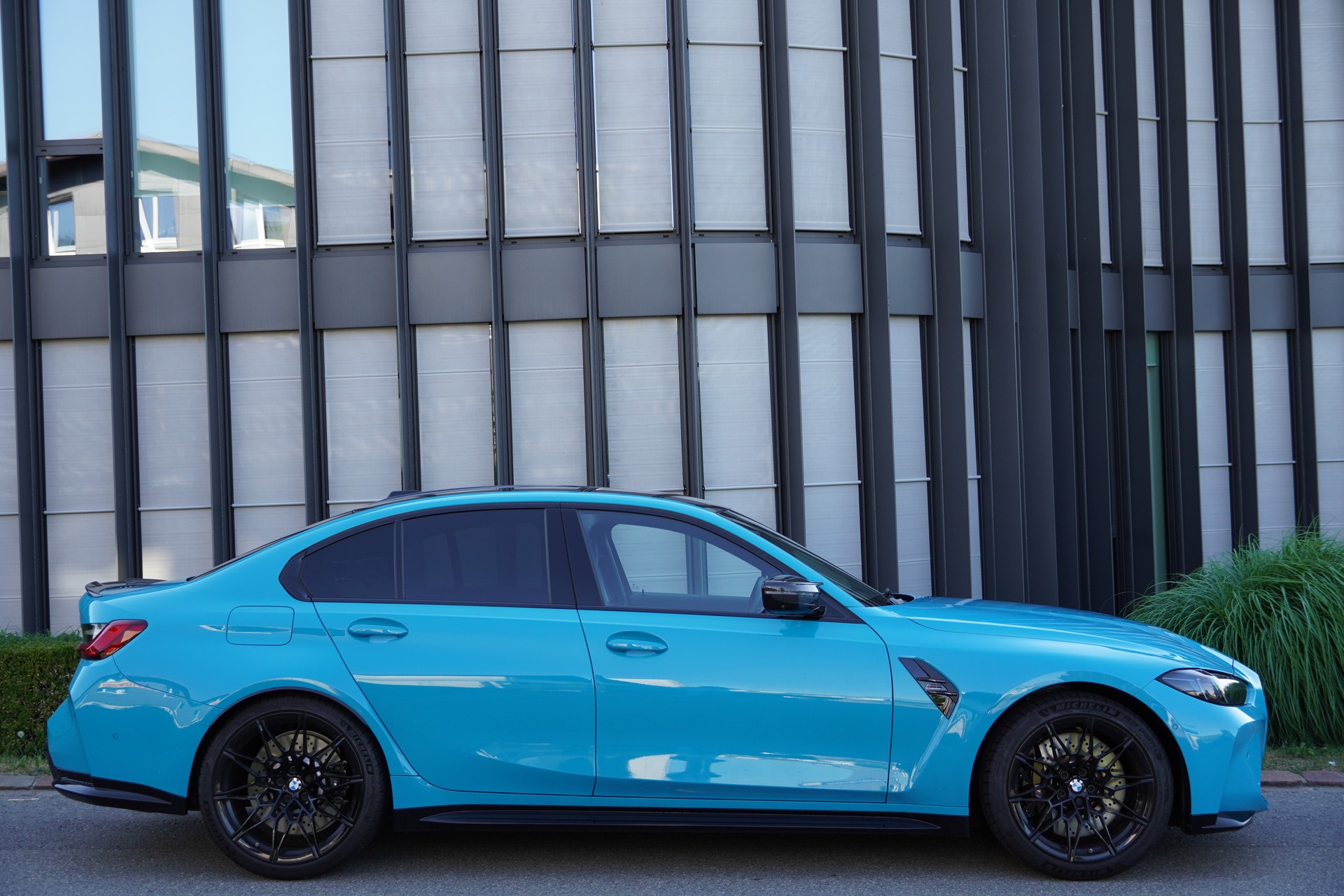 BMW M3 Competition M xDrive// MIAMI BLAU//CARBON SITZE//-image-0