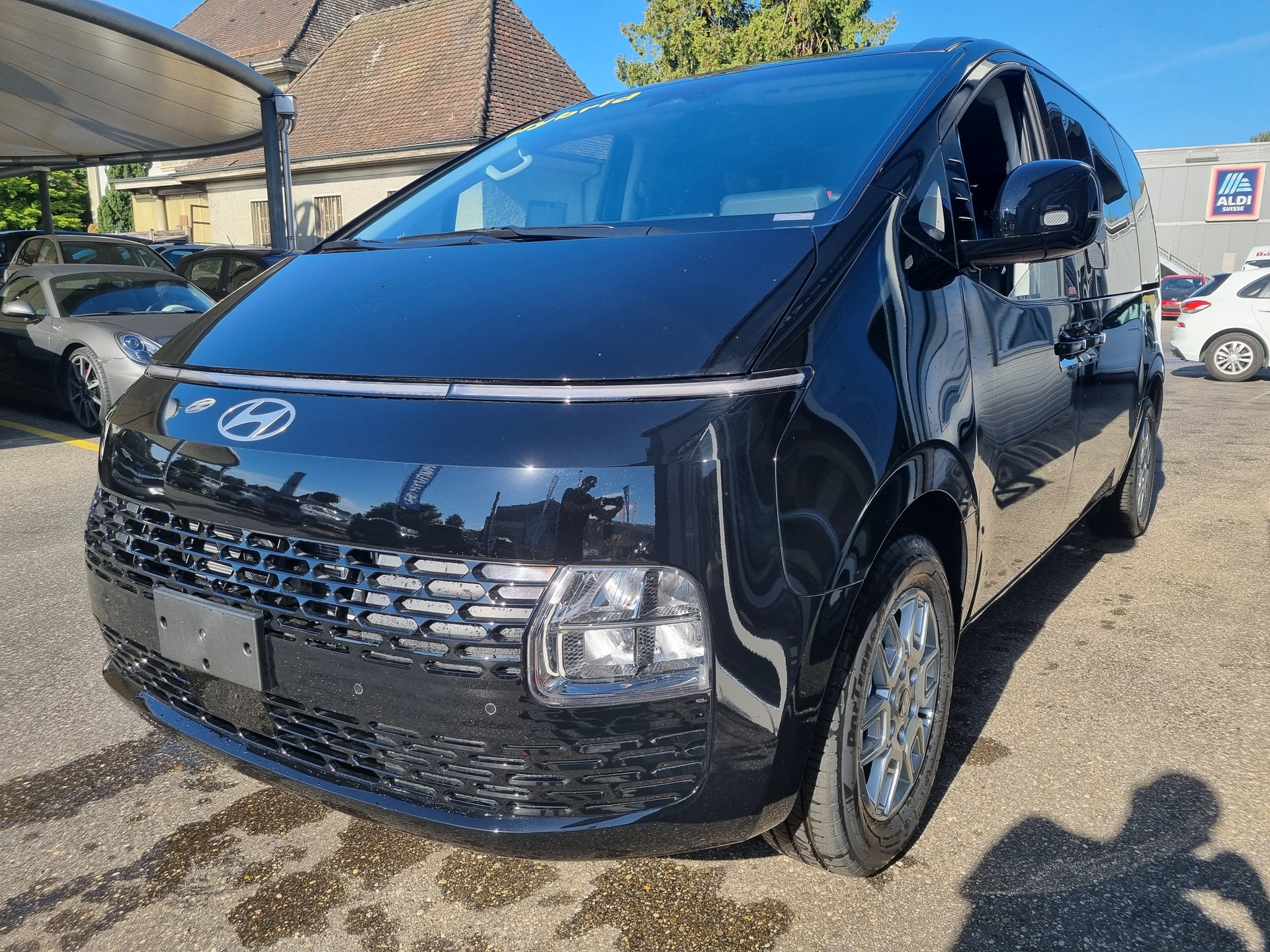 HYUNDAI Staria Wagon 1.6 T-GDi HEV Amplia A-image-2