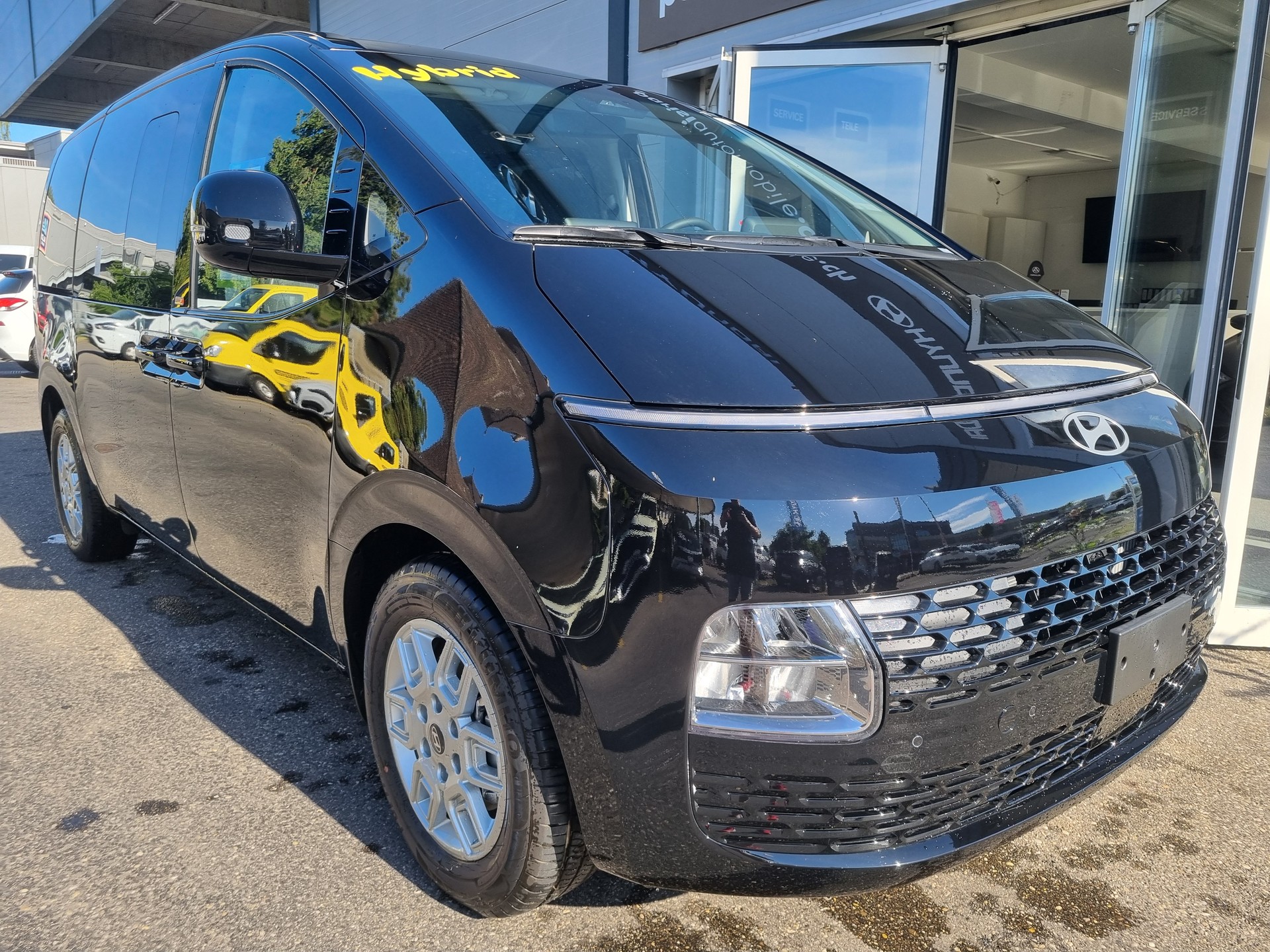 HYUNDAI Staria Wagon 1.6 T-GDi HEV Amplia A-image-0