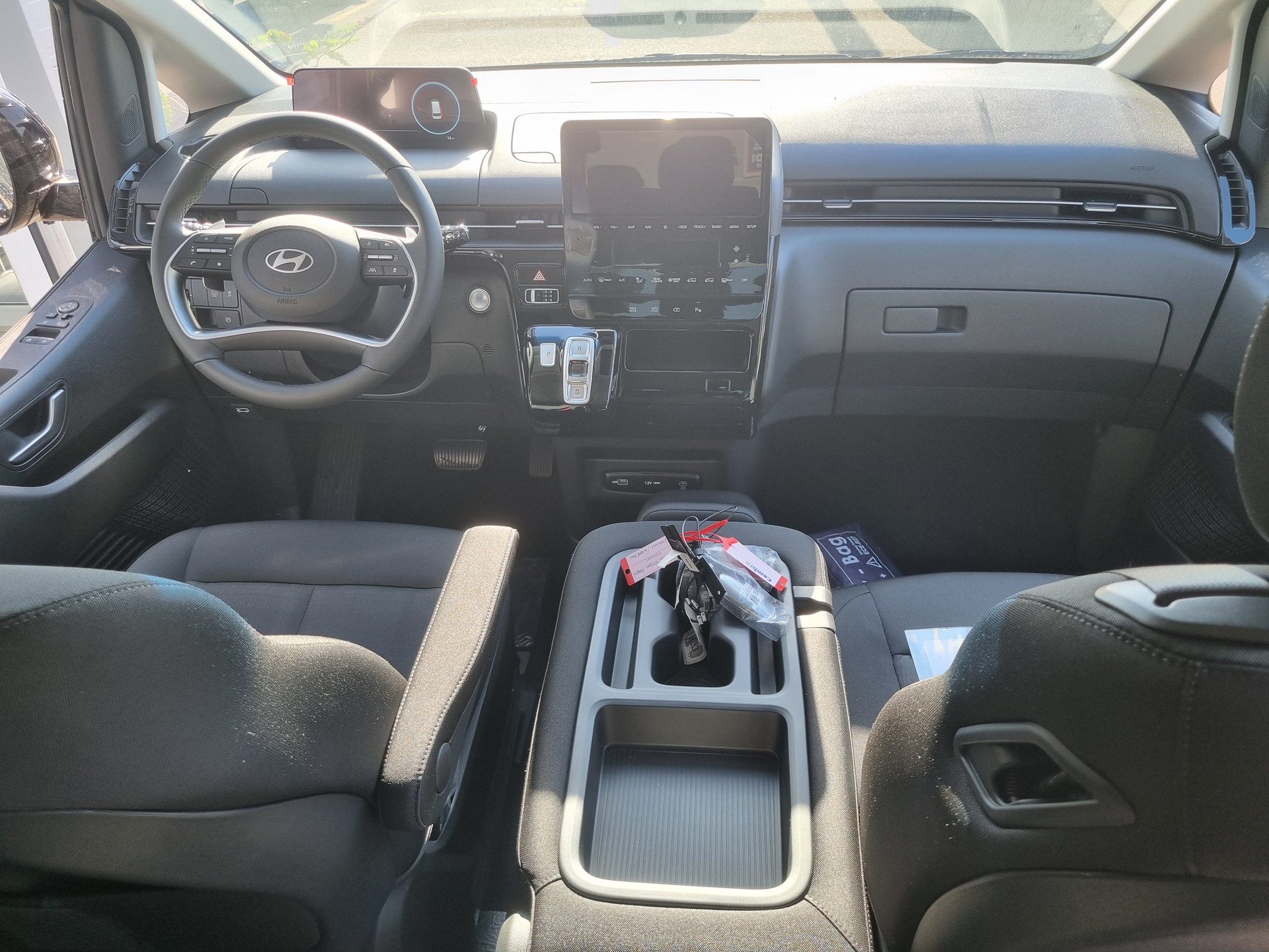 HYUNDAI Staria Wagon 1.6 T-GDi HEV Amplia A-image-9