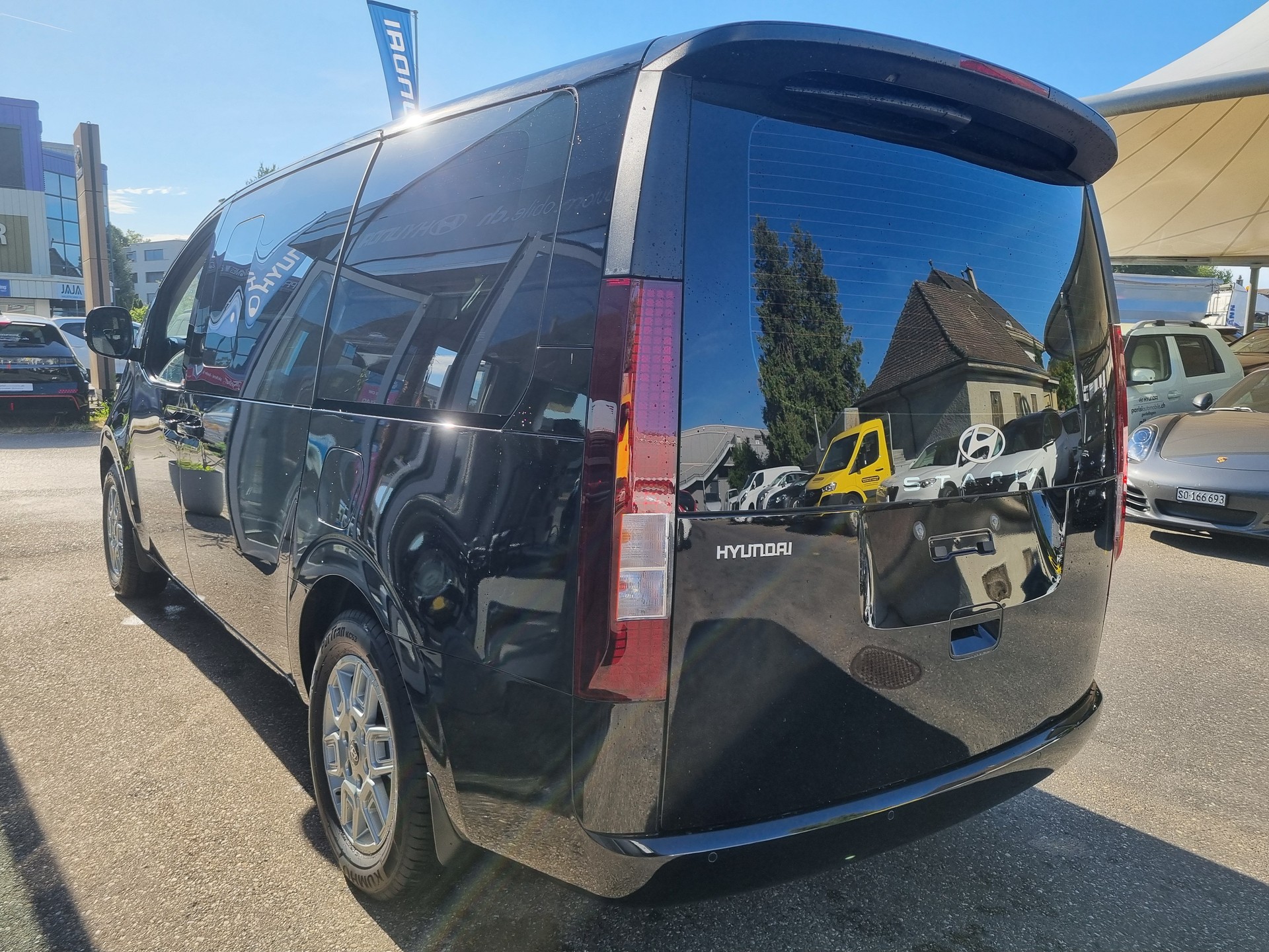 HYUNDAI Staria Wagon 1.6 T-GDi HEV Amplia A-image-6