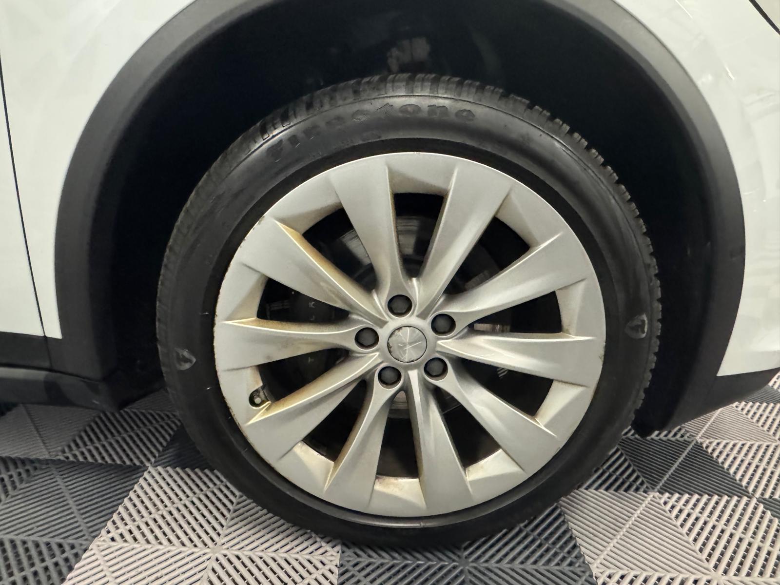TESLA Model X 90 D-image-24