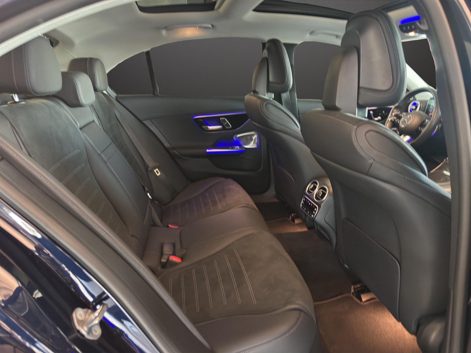 MERCEDES-BENZ C 200 4M AMG Line-image-11