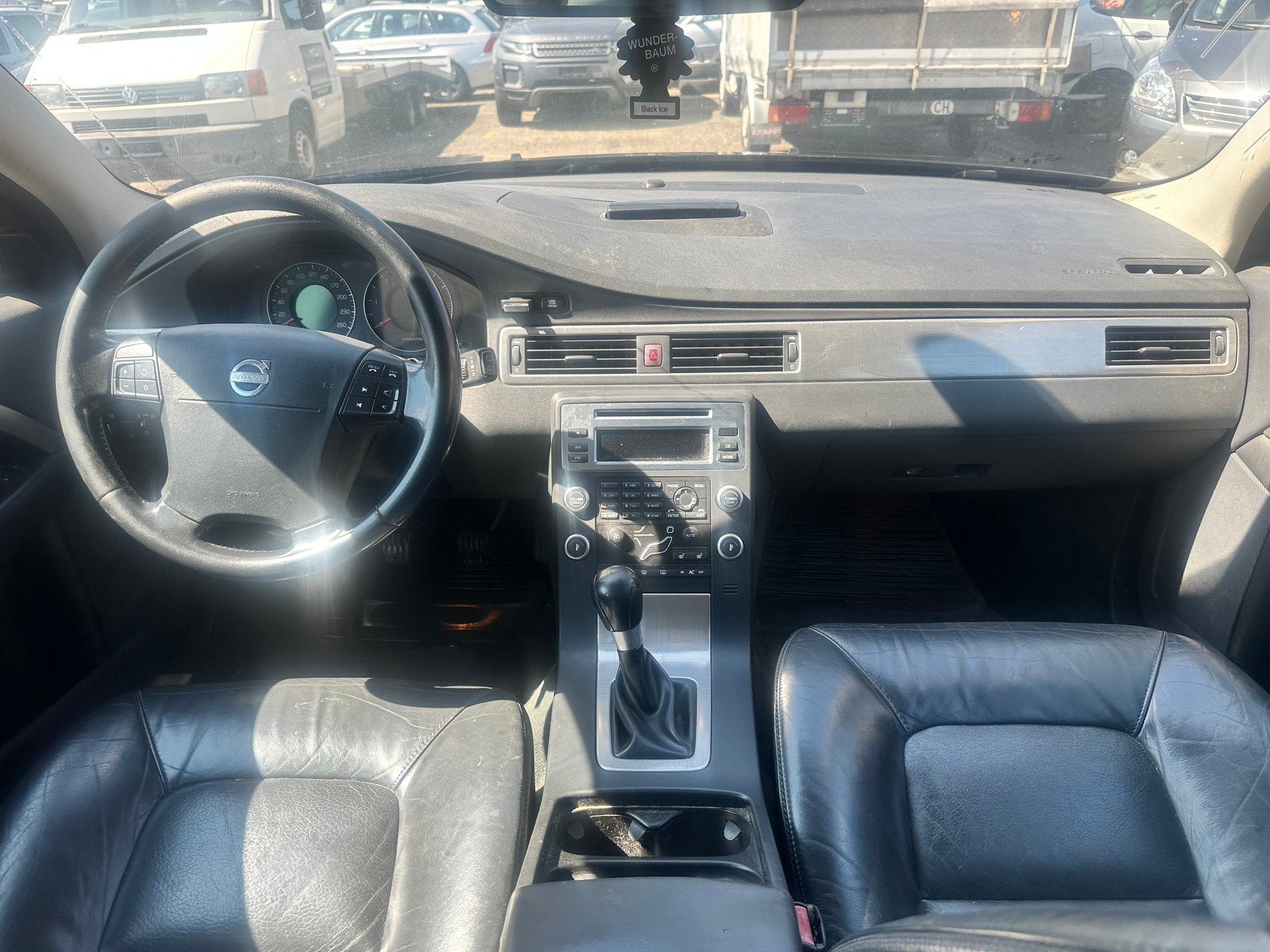 VOLVO XC70 D5 AWD Kinetic-image-10