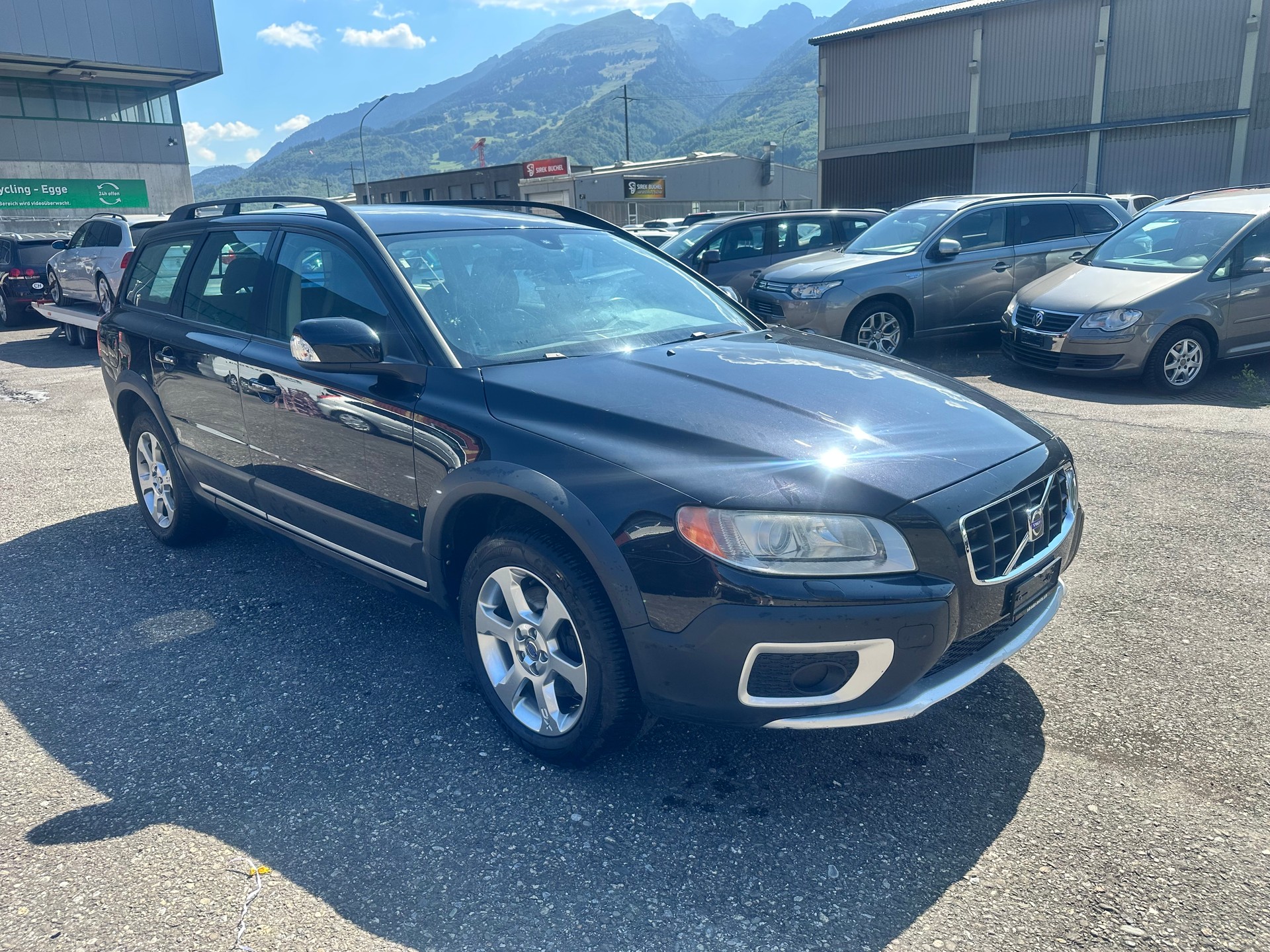 VOLVO XC70 D5 AWD Kinetic-image-1