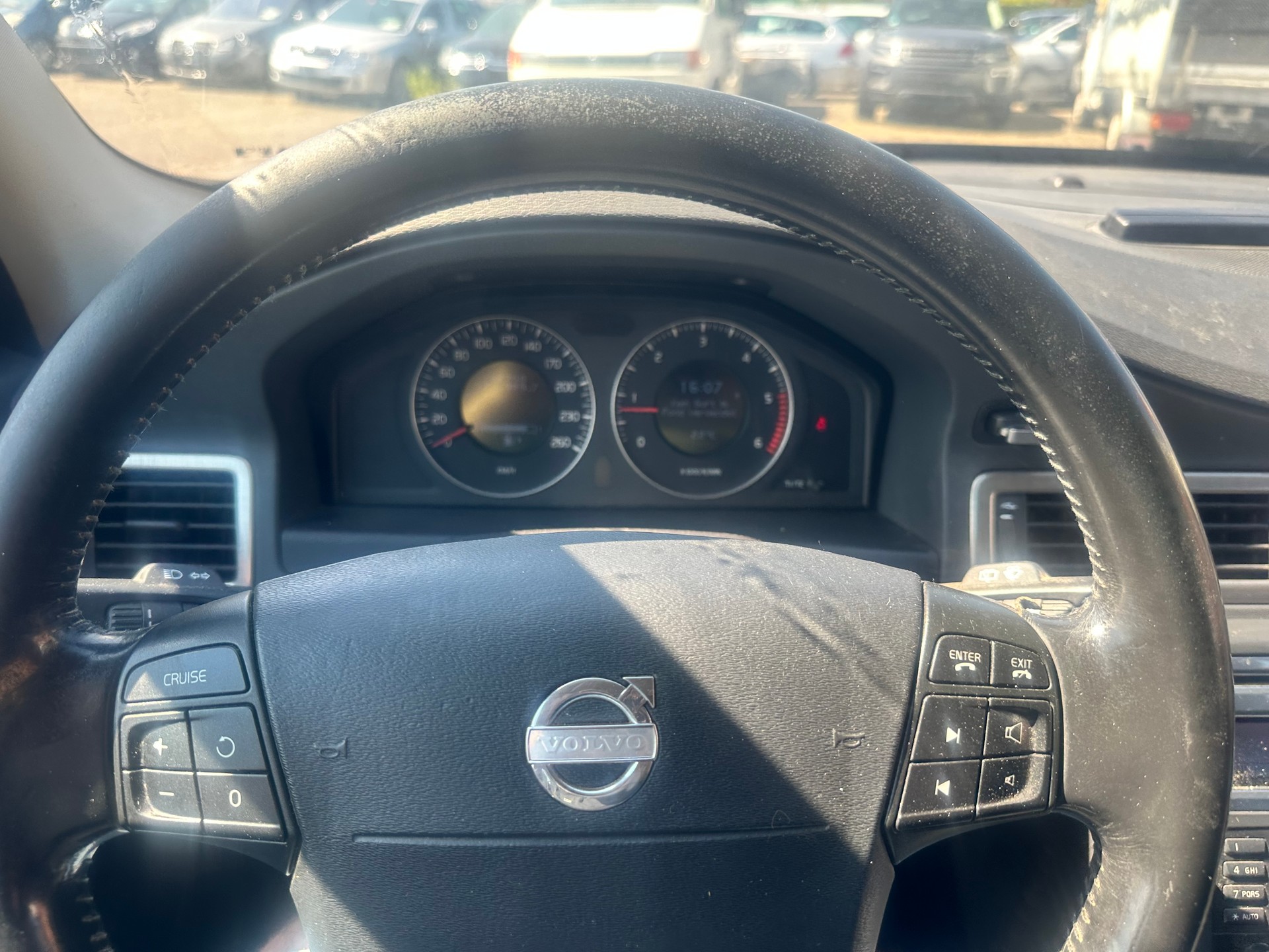 VOLVO XC70 D5 AWD Kinetic-image-9
