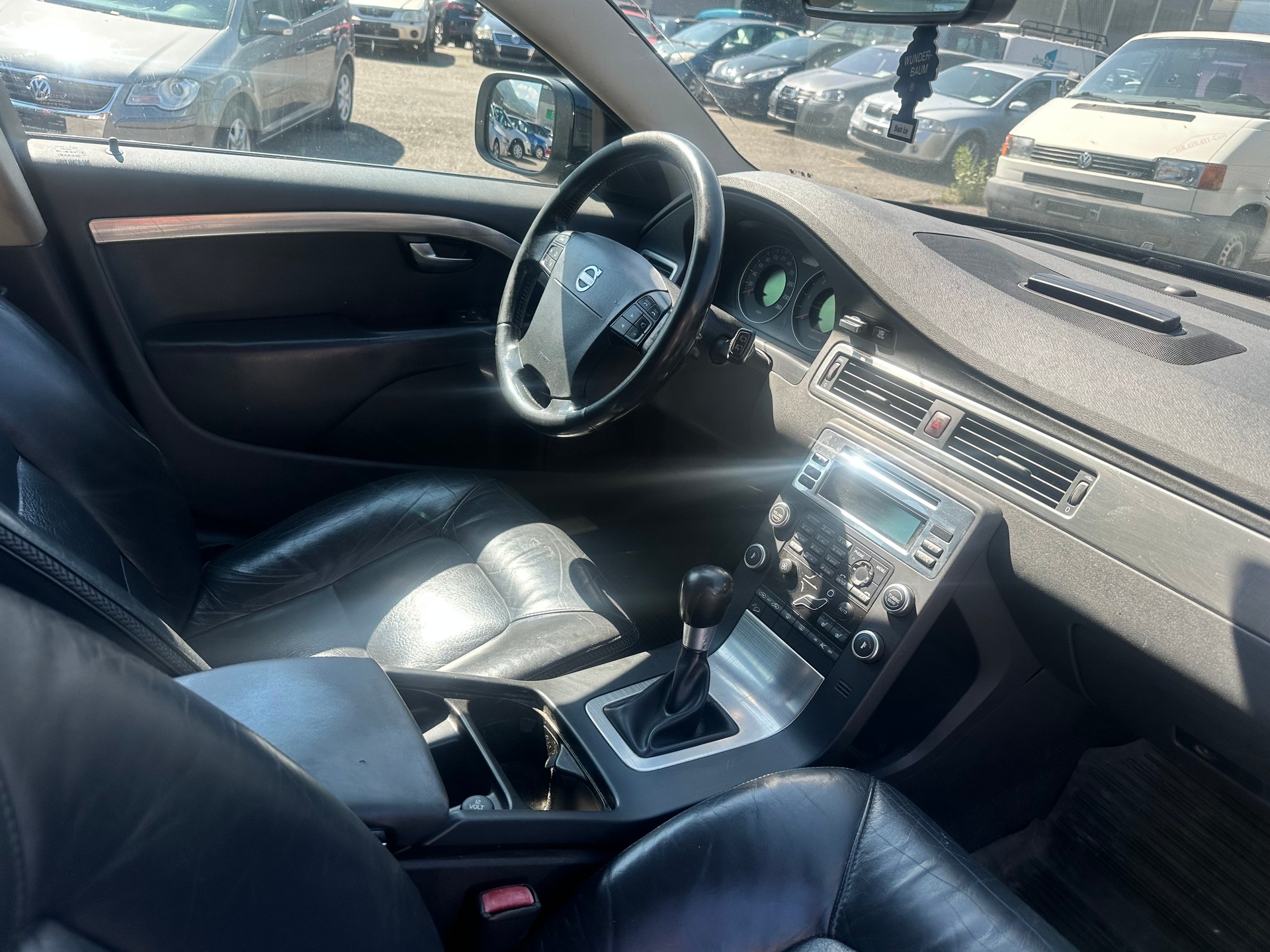 VOLVO XC70 D5 AWD Kinetic-image-15