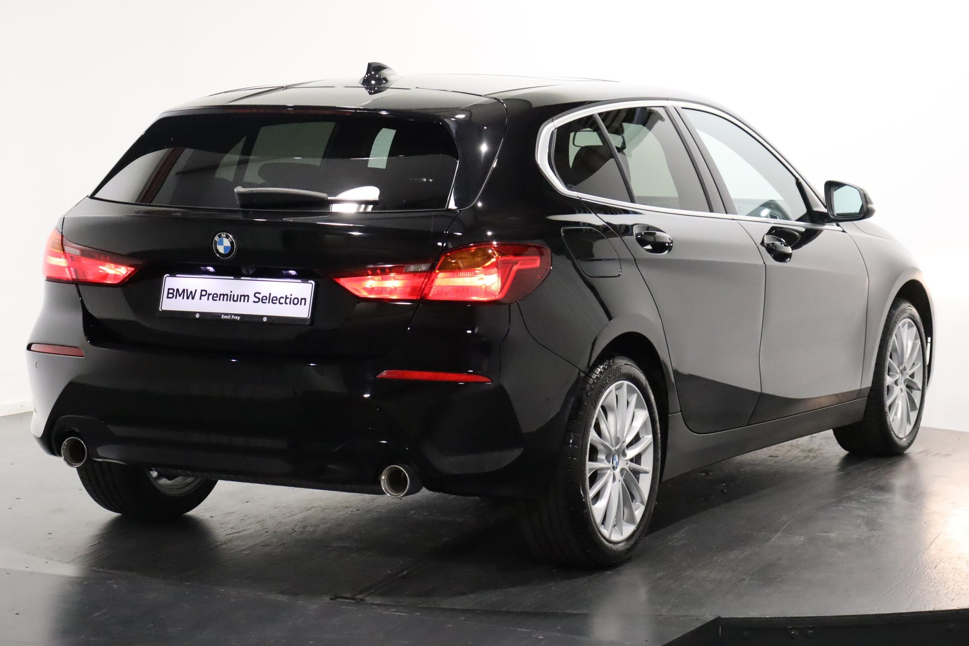 BMW 120i SDKG-showroom-element-2