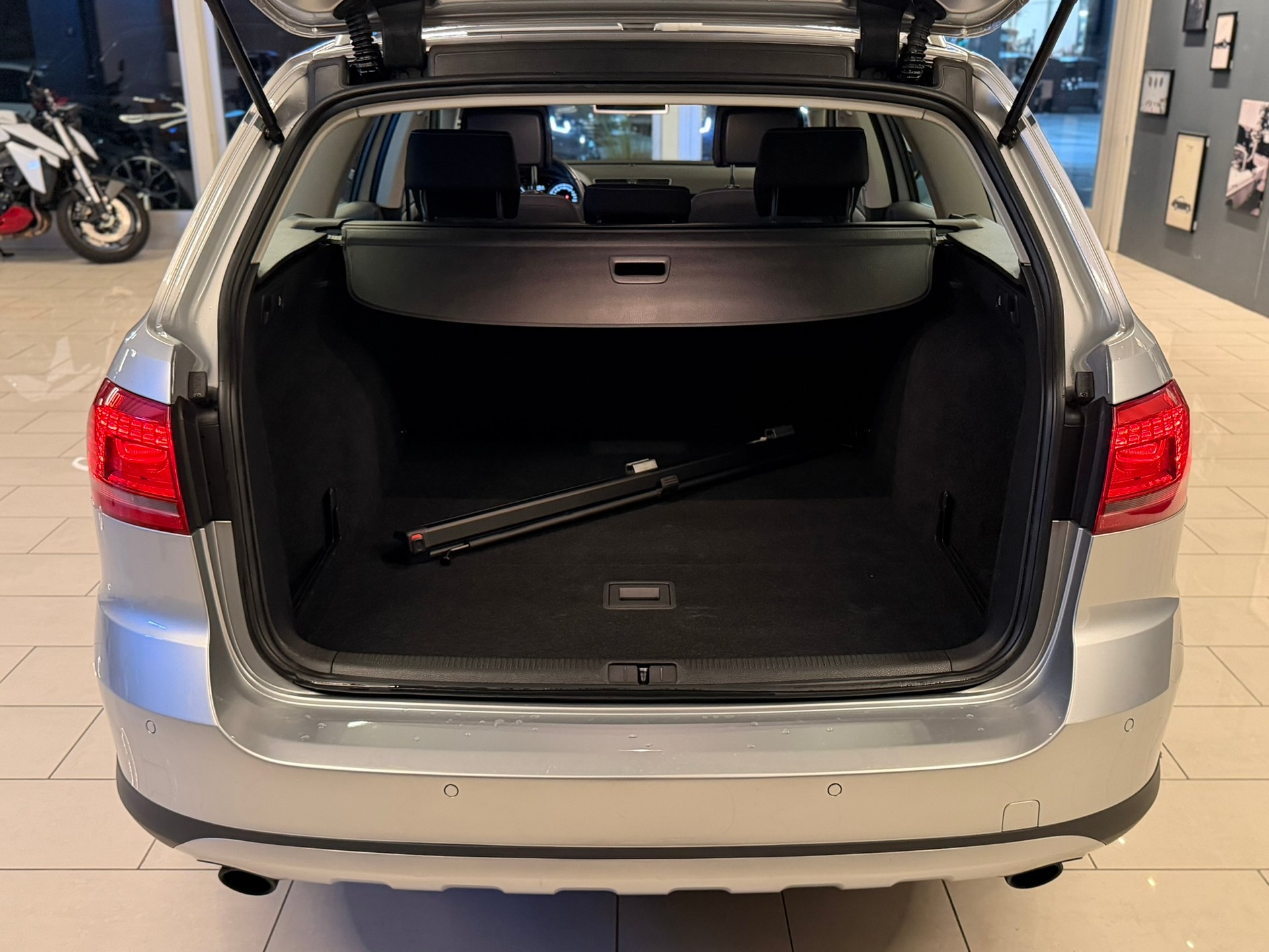 VW Passat Alltrack 2.0 TSI 4Motion DSG-image-7