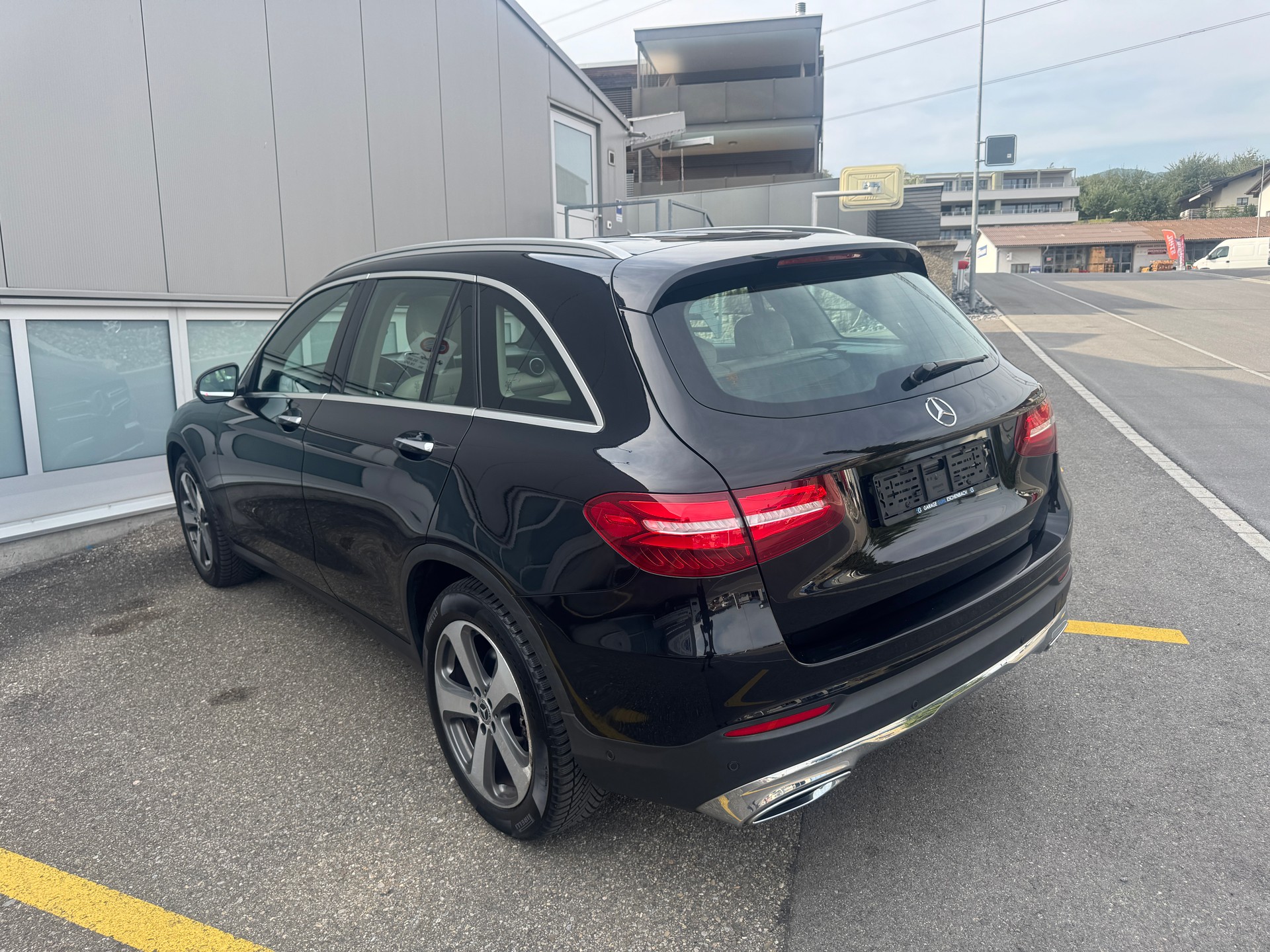 MERCEDES-BENZ GLC 250 d 4Matic 9G-Tronic-image-2