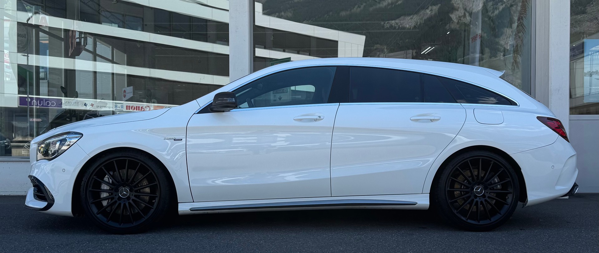 MERCEDES-BENZ CLA Shooting Brake 45 AMG 4Matic Speedshift-image-2