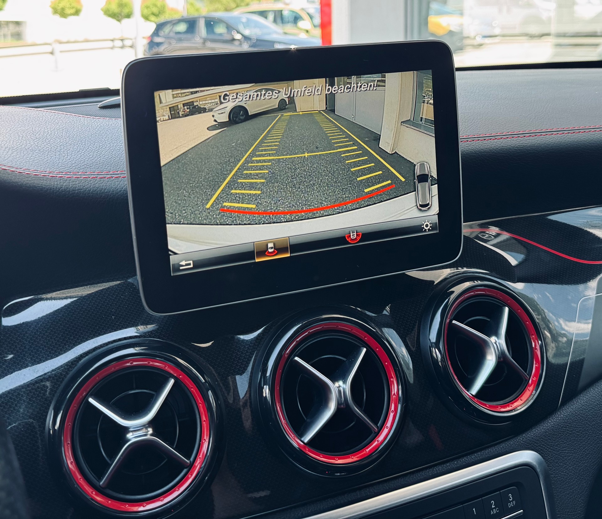 MERCEDES-BENZ CLA Shooting Brake 45 AMG 4Matic Speedshift-image-14