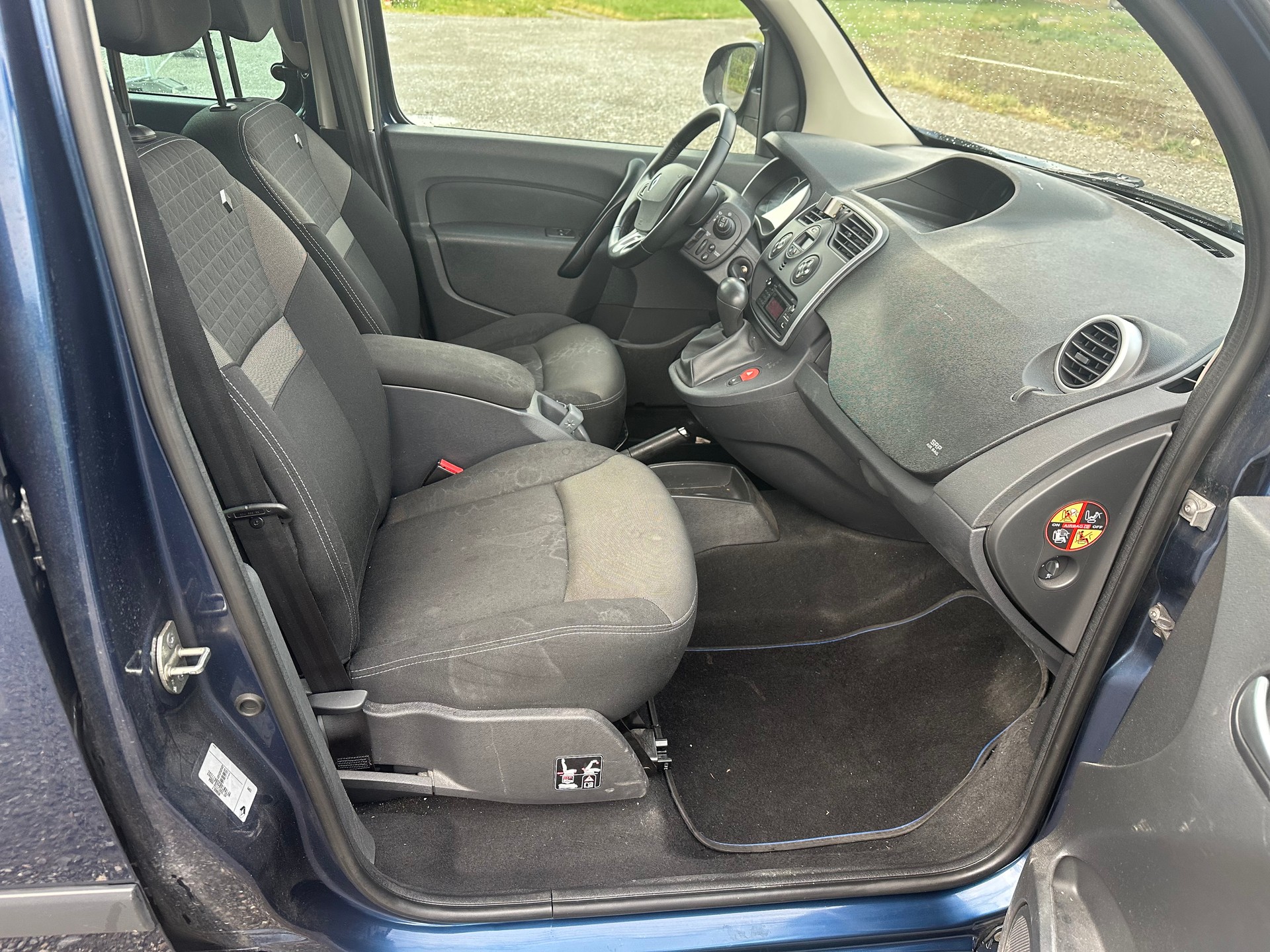RENAULT Kangoo 1.2 16V Turbo Zen EDC-image-8
