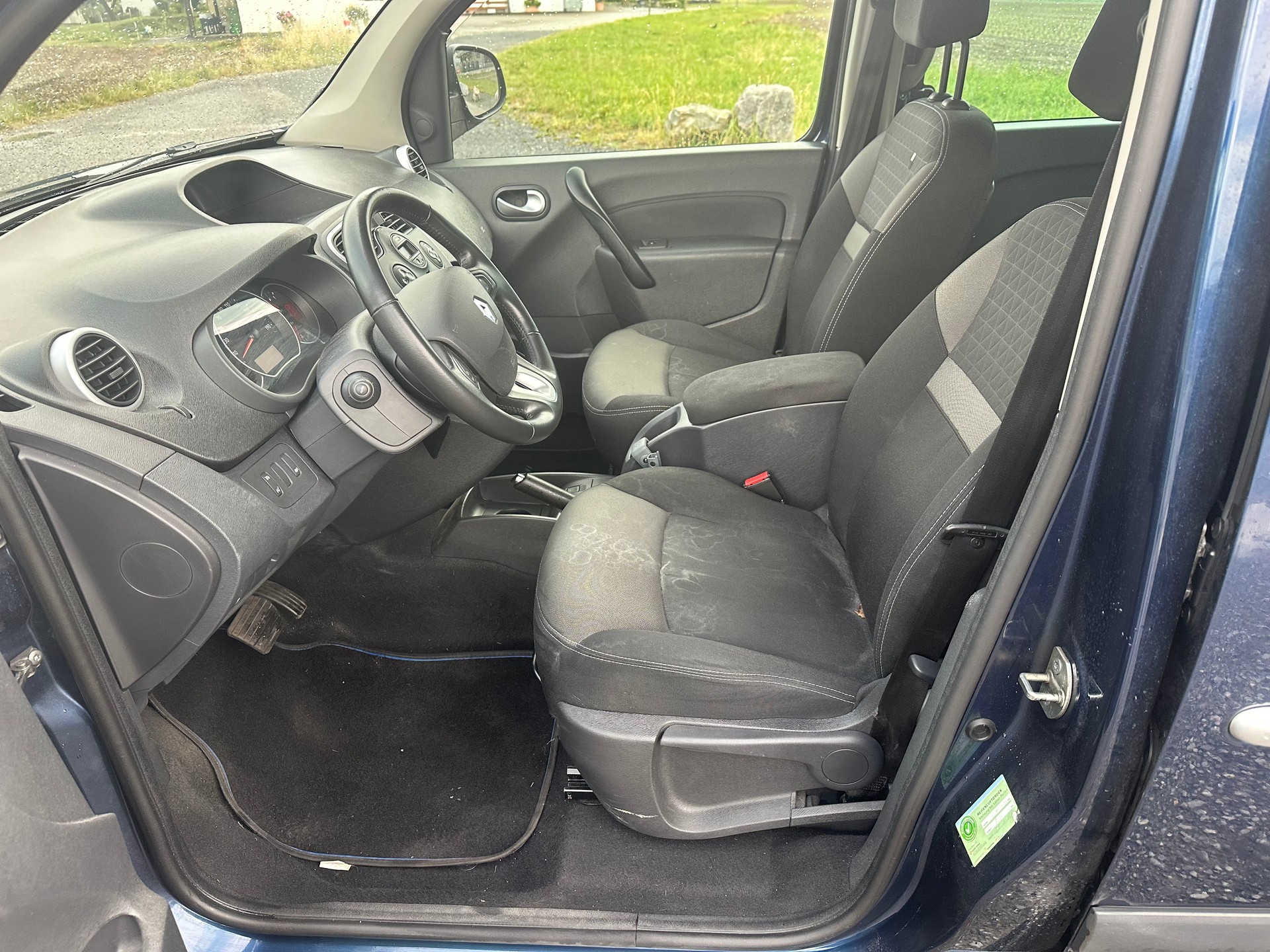 RENAULT Kangoo 1.2 16V Turbo Zen EDC-image-9
