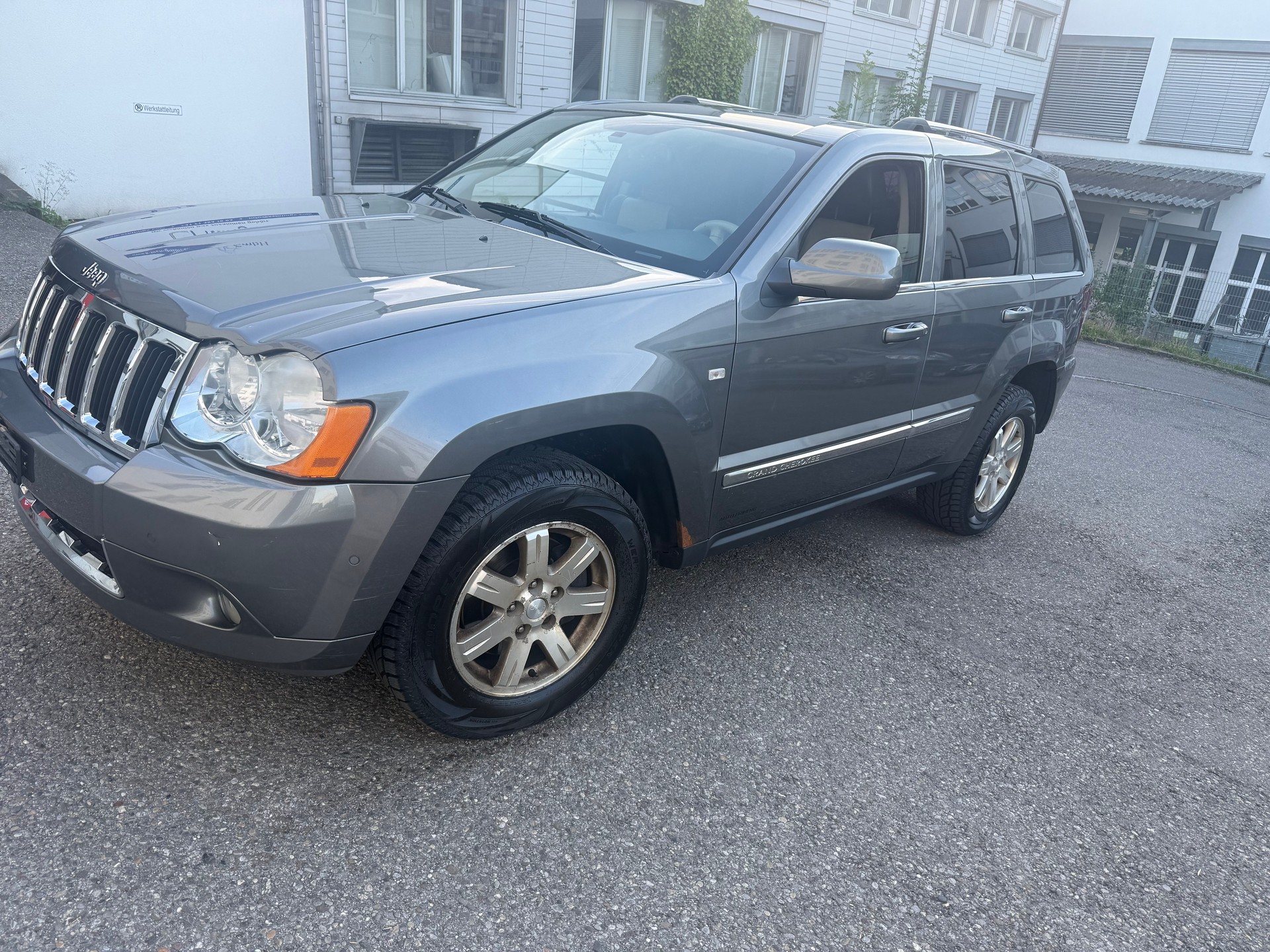 JEEP Gr.Cherokee 4.7 Overland Automatic-image-1
