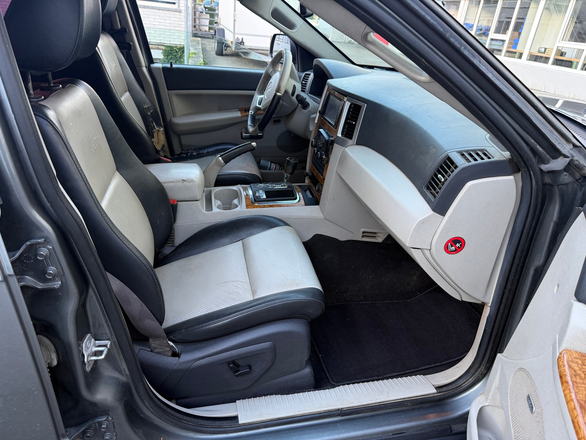 JEEP Gr.Cherokee 4.7 Overland Automatic-image-9