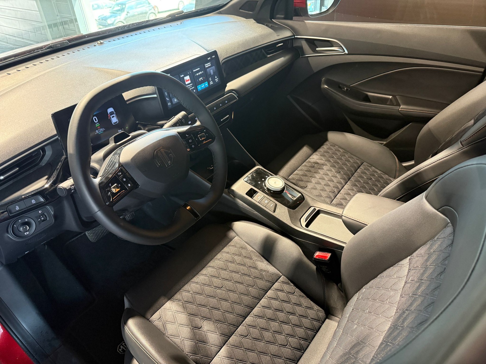 MG 3 1.5 Hybrid Luxury Aut.-image-5