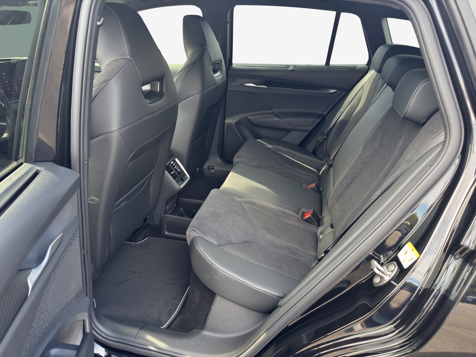 SKODA Enyaq 85 Sportline-image-11