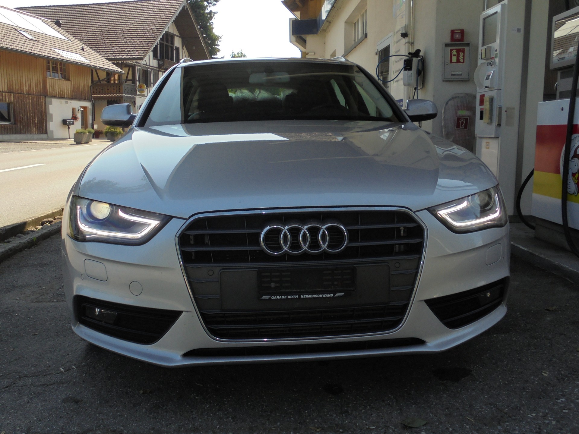 AUDI A4 Avant 3.0 TDI quattro S-tronic-image-1