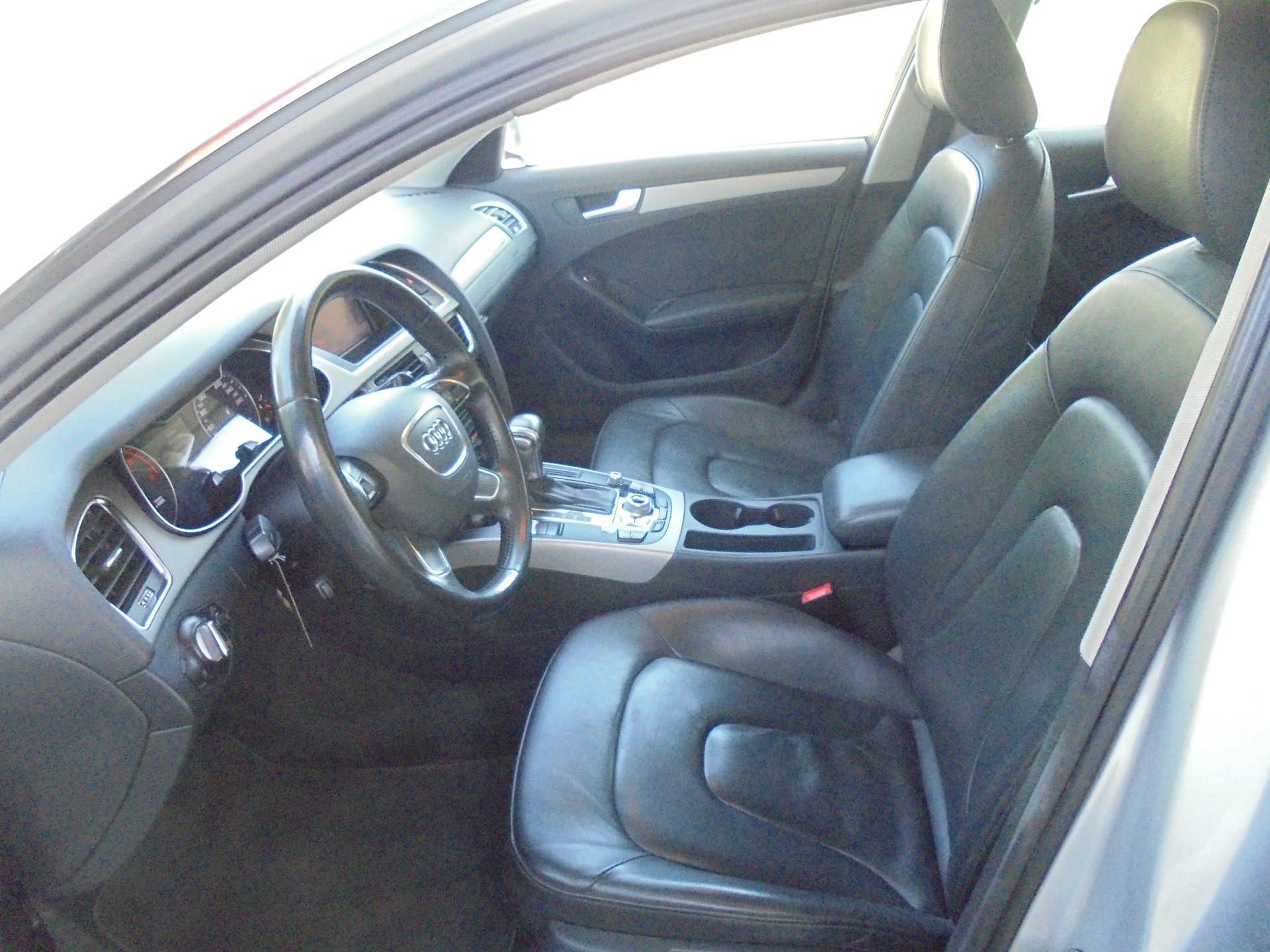AUDI A4 Avant 3.0 TDI quattro S-tronic-image-7