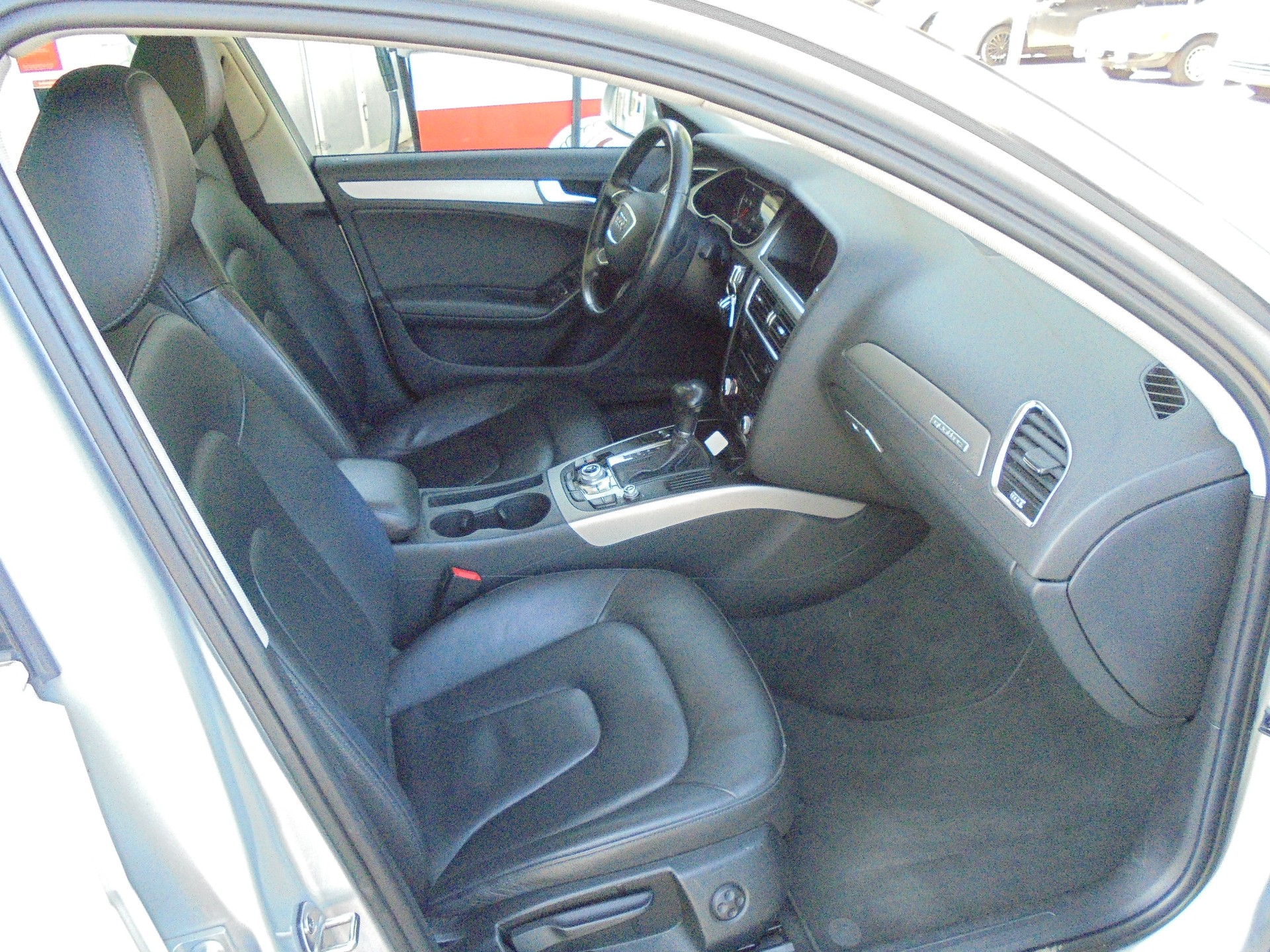 AUDI A4 Avant 3.0 TDI quattro S-tronic-image-6