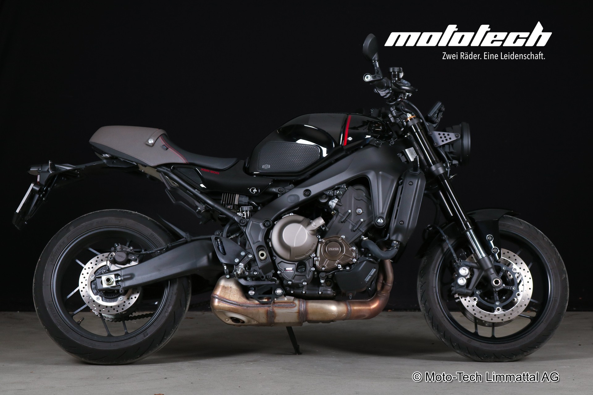 YAMAHA XSR 900 (35kW)-showroom-element-1