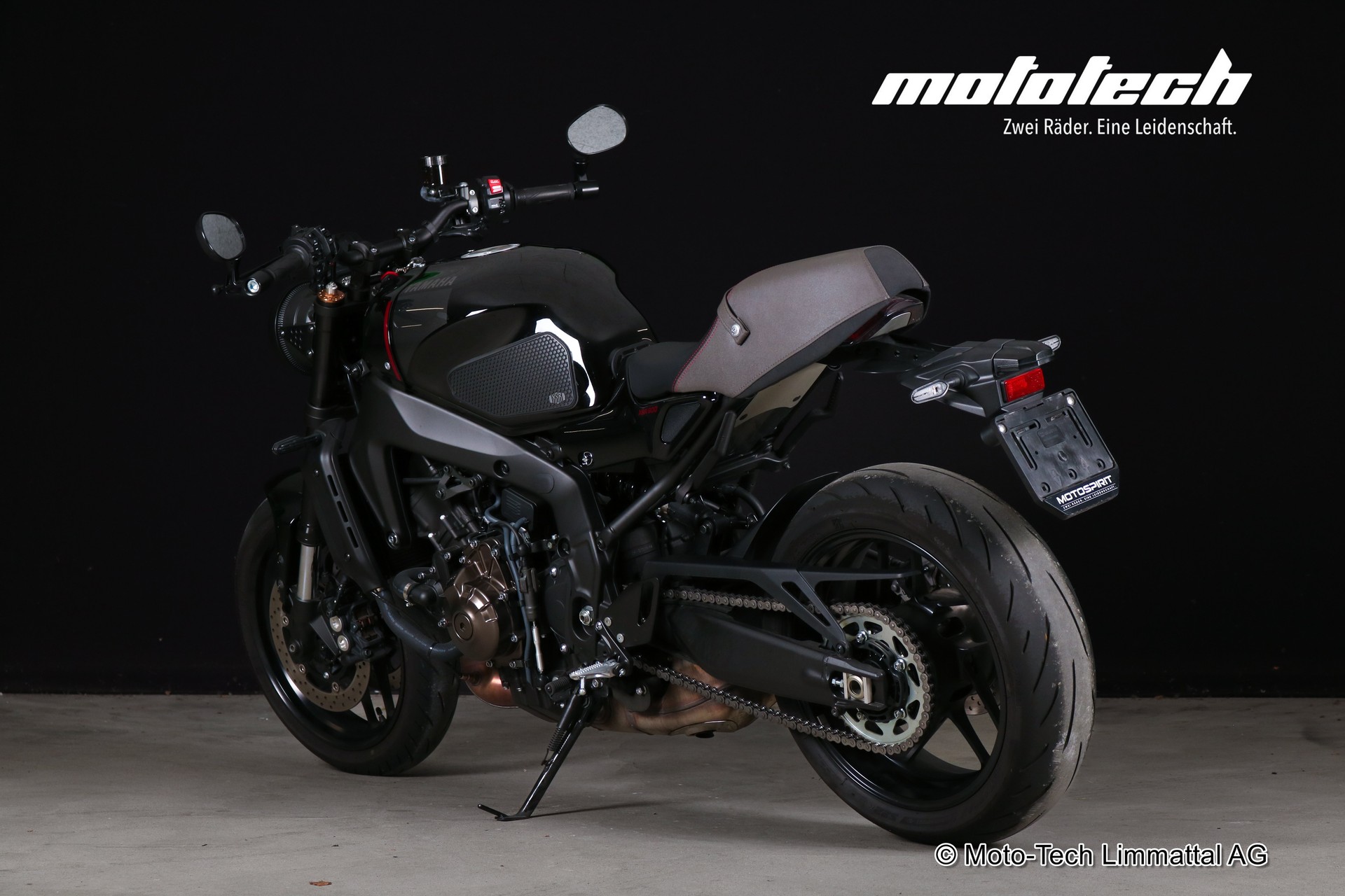YAMAHA XSR 900 (35kW)-showroom-element-3