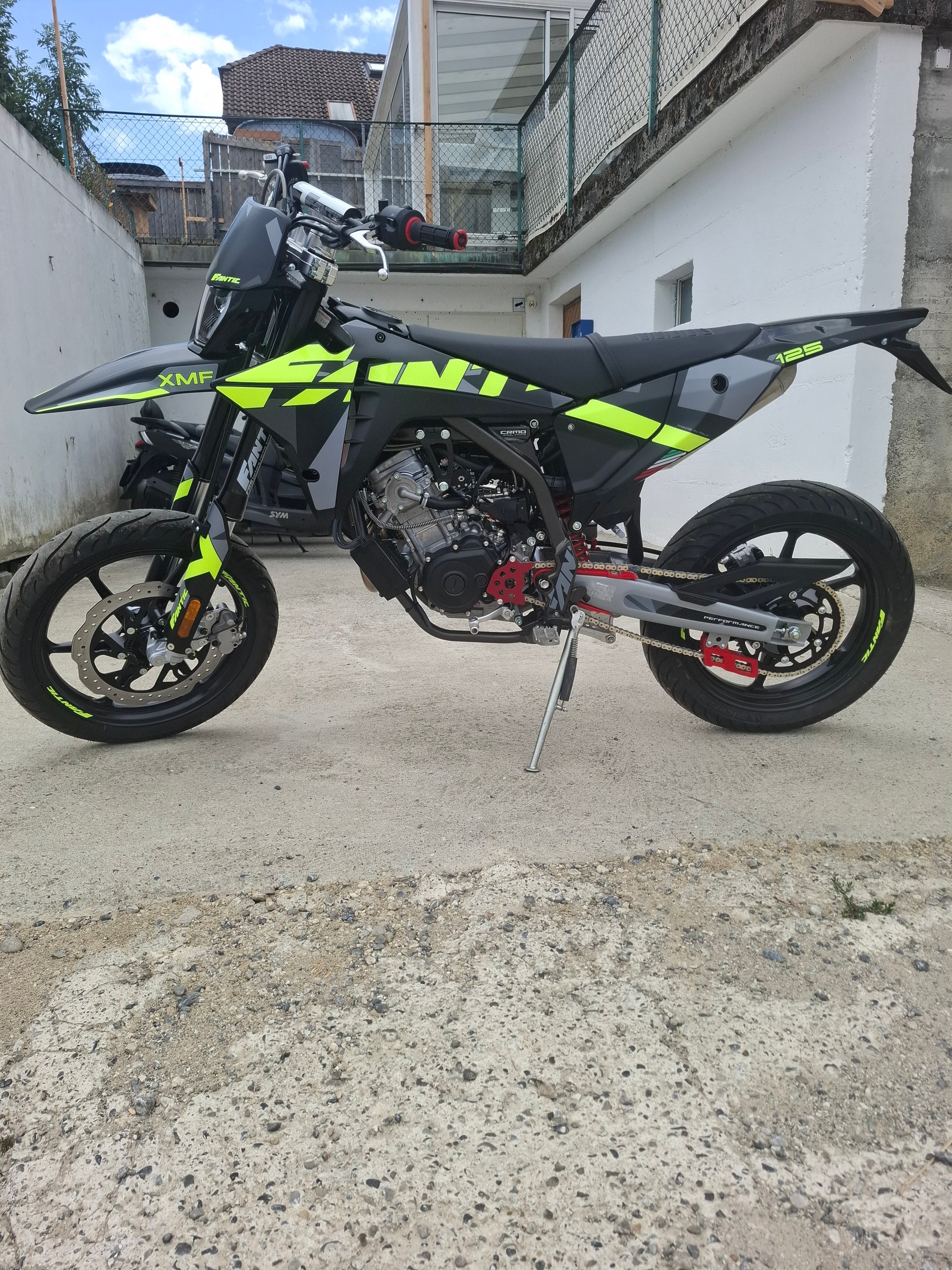 FANTIC XMF 125-image-4