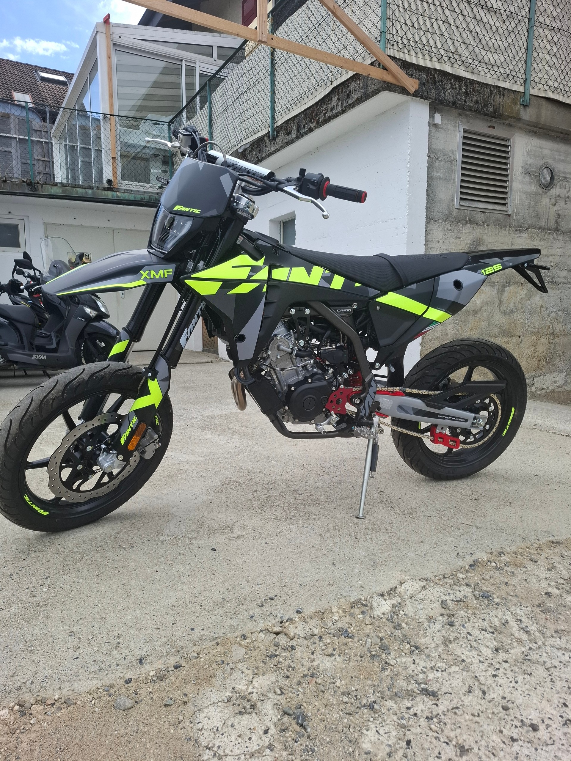 FANTIC XMF 125-image-3