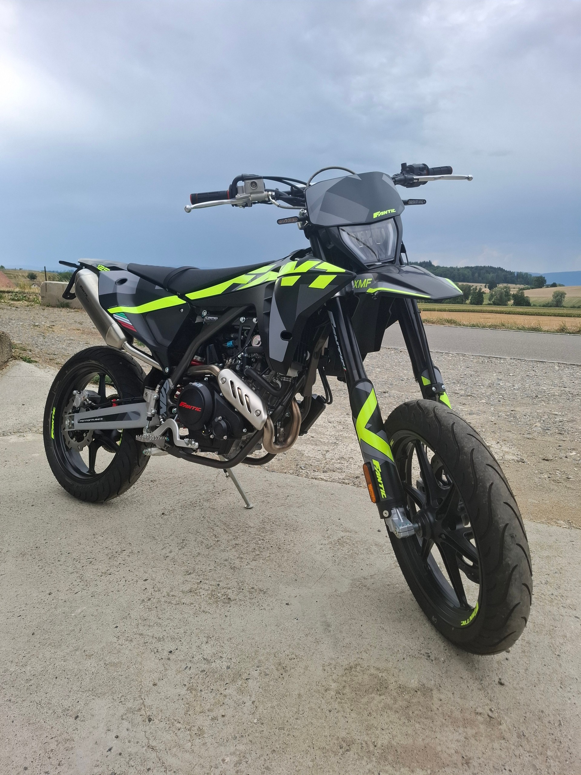 FANTIC XMF 125